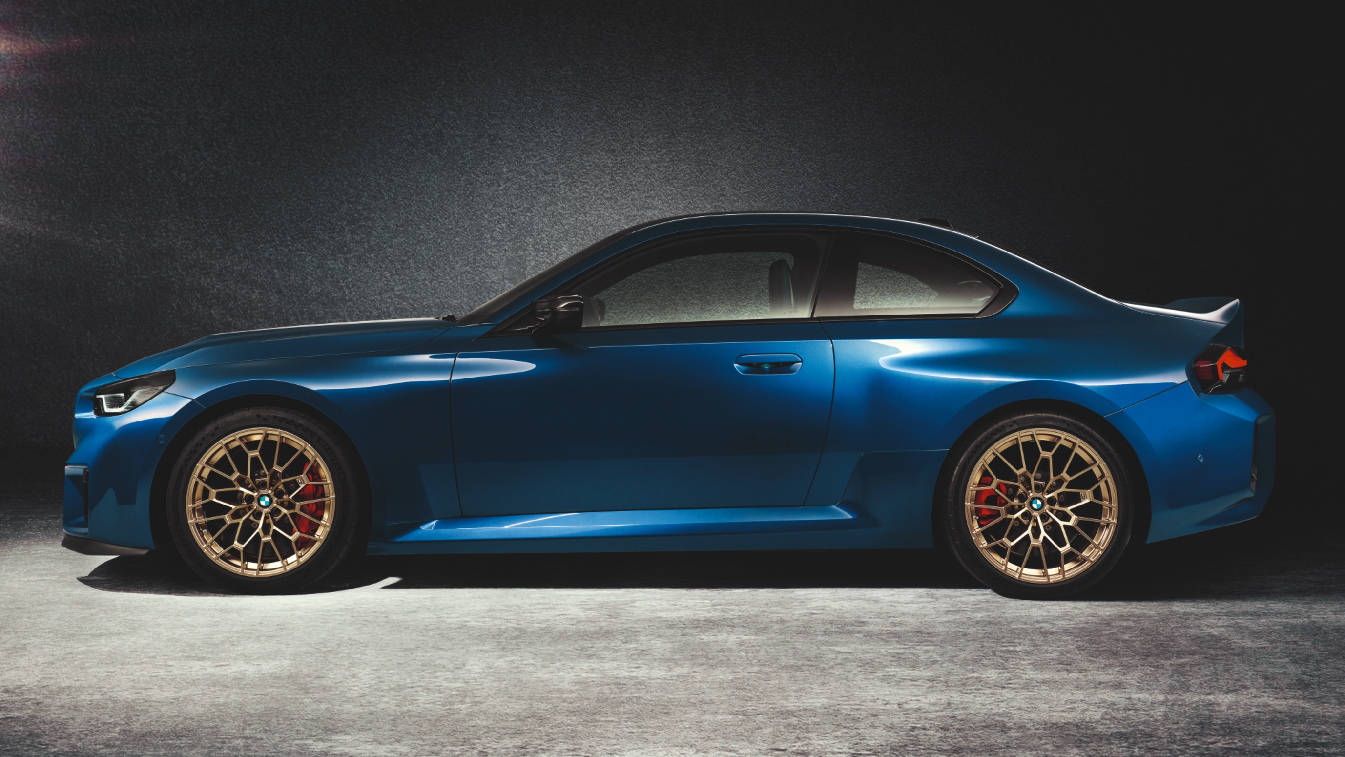 BMW M2 CS side