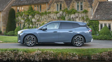 BMW iX 2025 – side