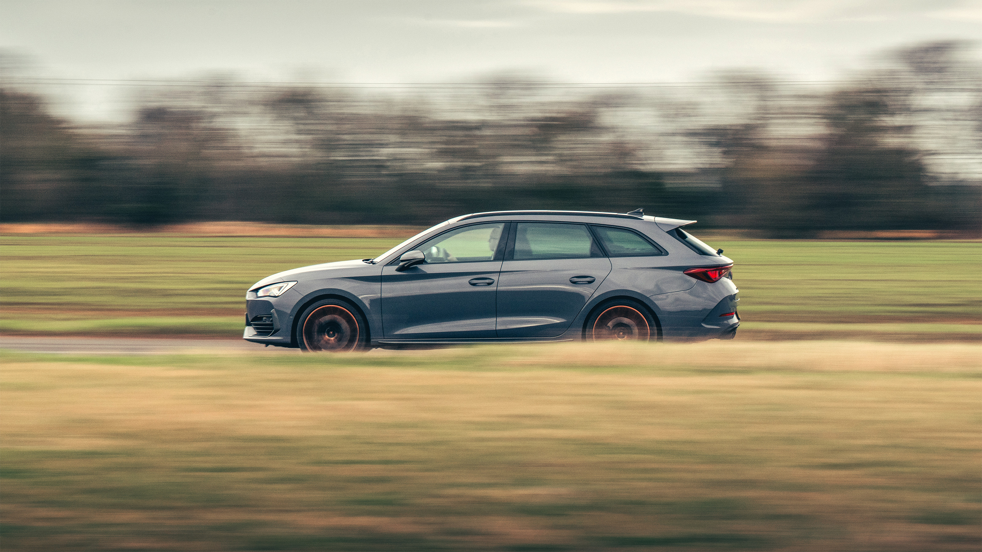 Cupra Leon Estate 310 4Drive – side