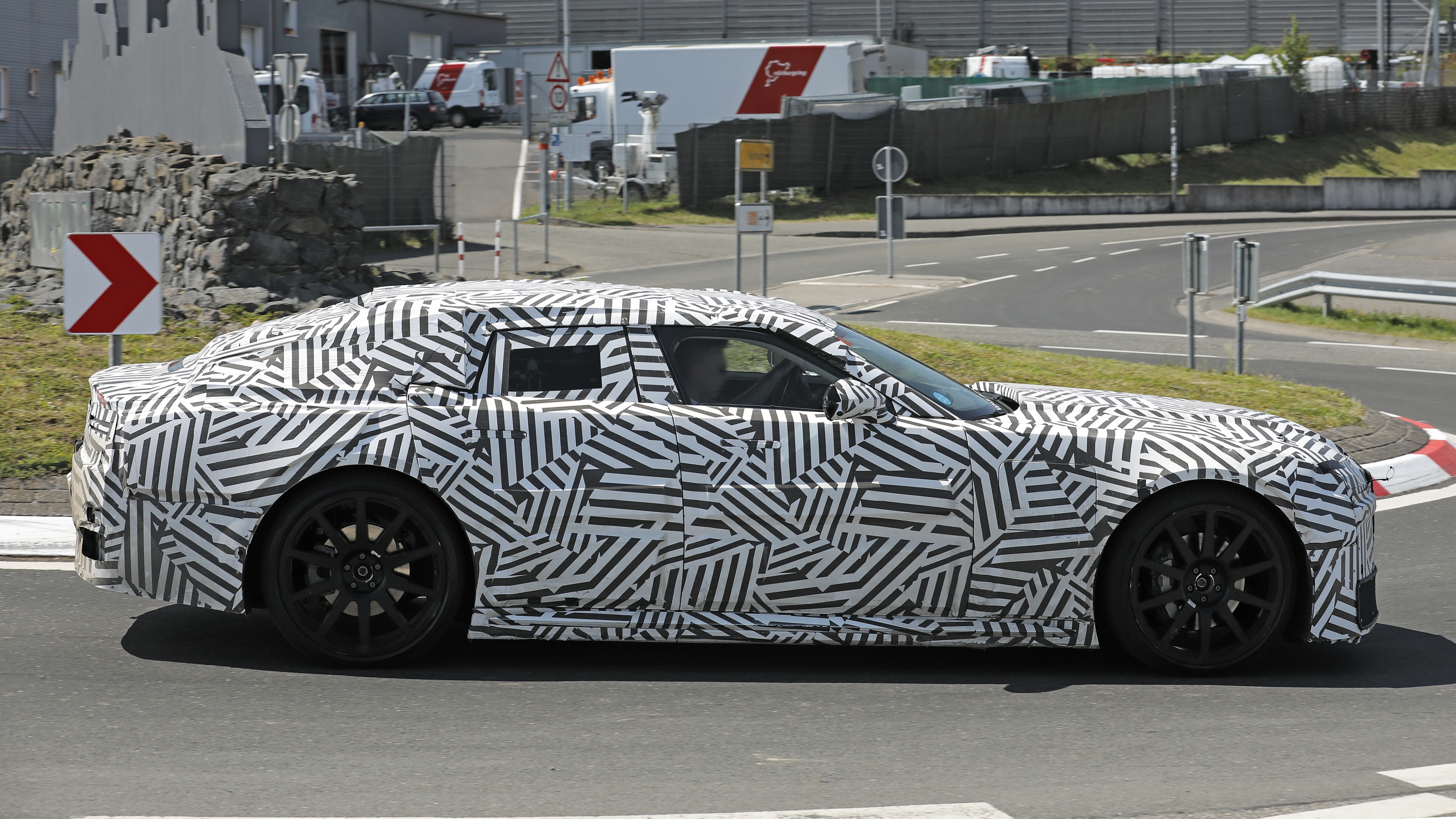 Jaguar GT Type 01 – side