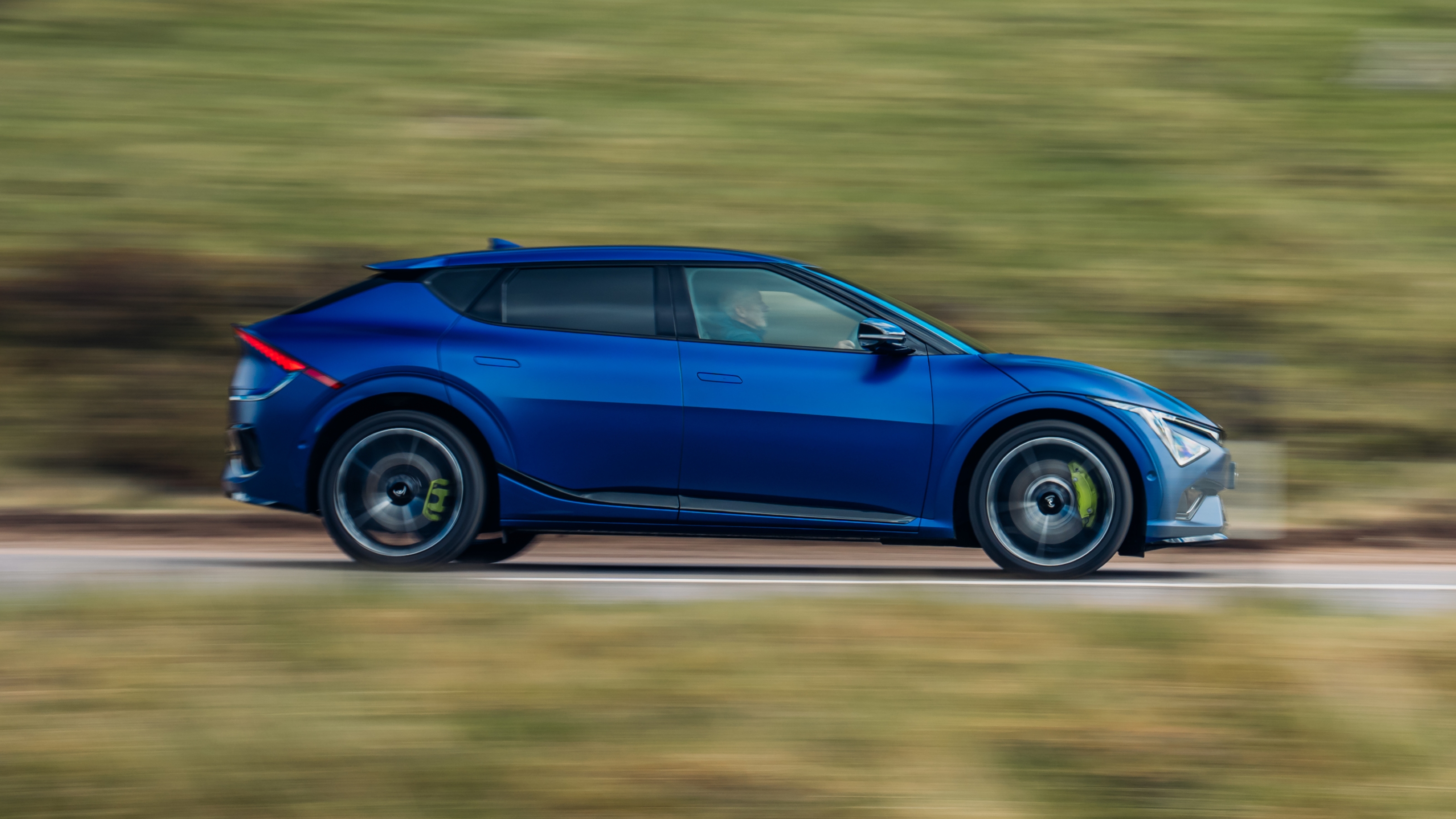 Kia EV6 GT – side