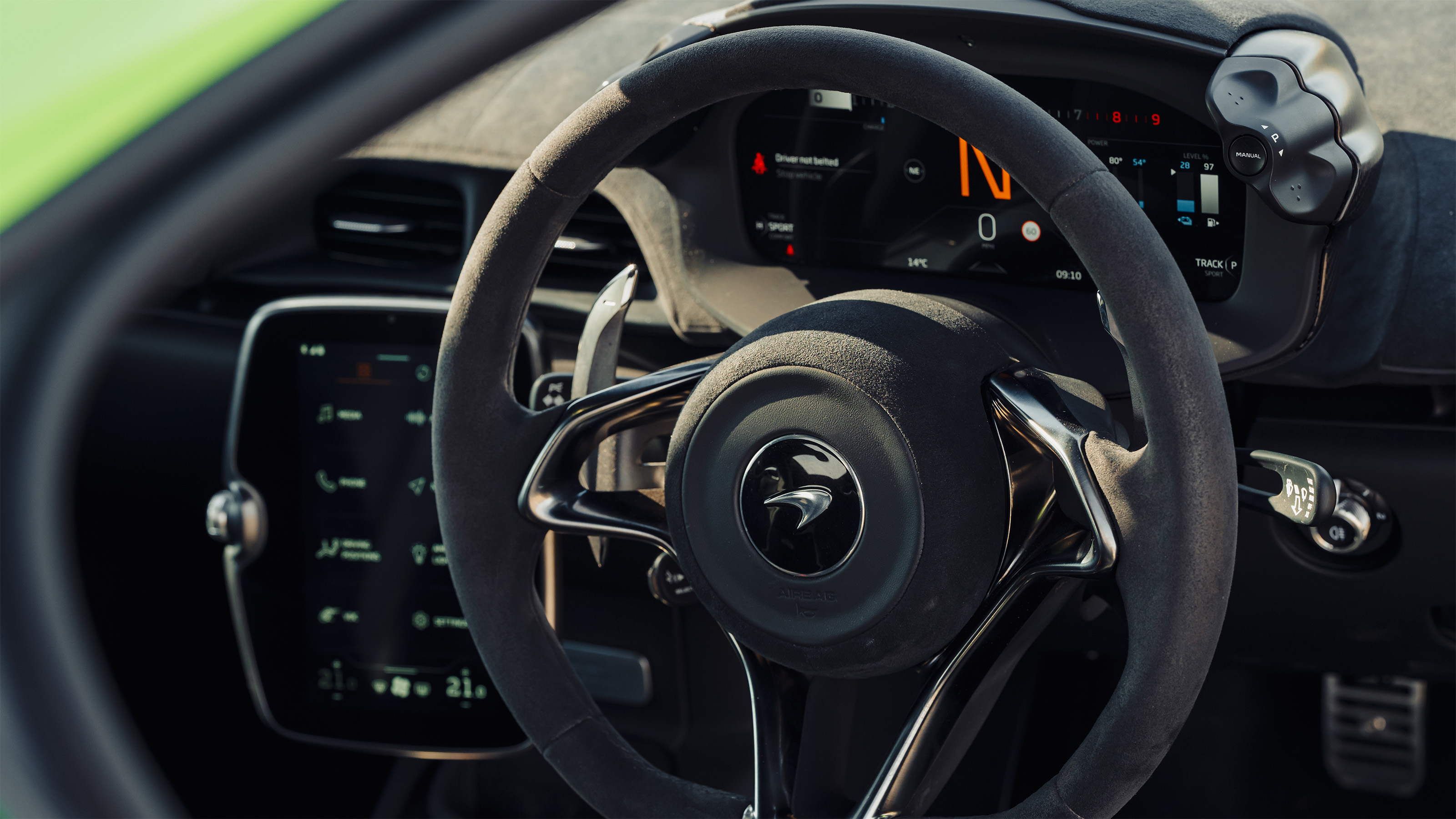 McLaren Artura – interior