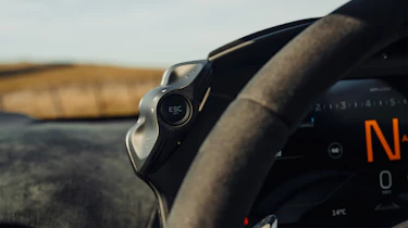McLaren Artura – mode switch