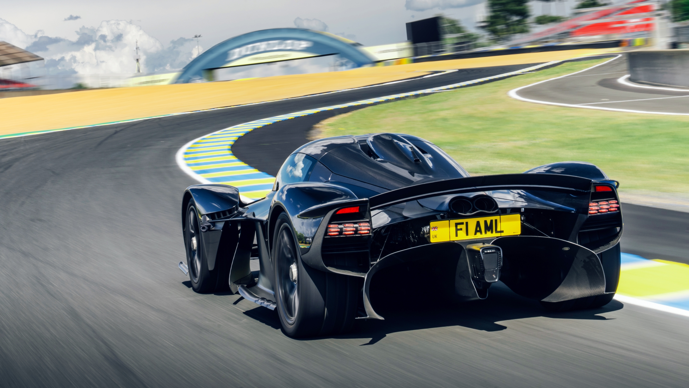 Aston Martin Valkyrie Le Mans