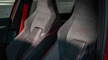 Volkswagen Golf GTI Edition 50 – seats