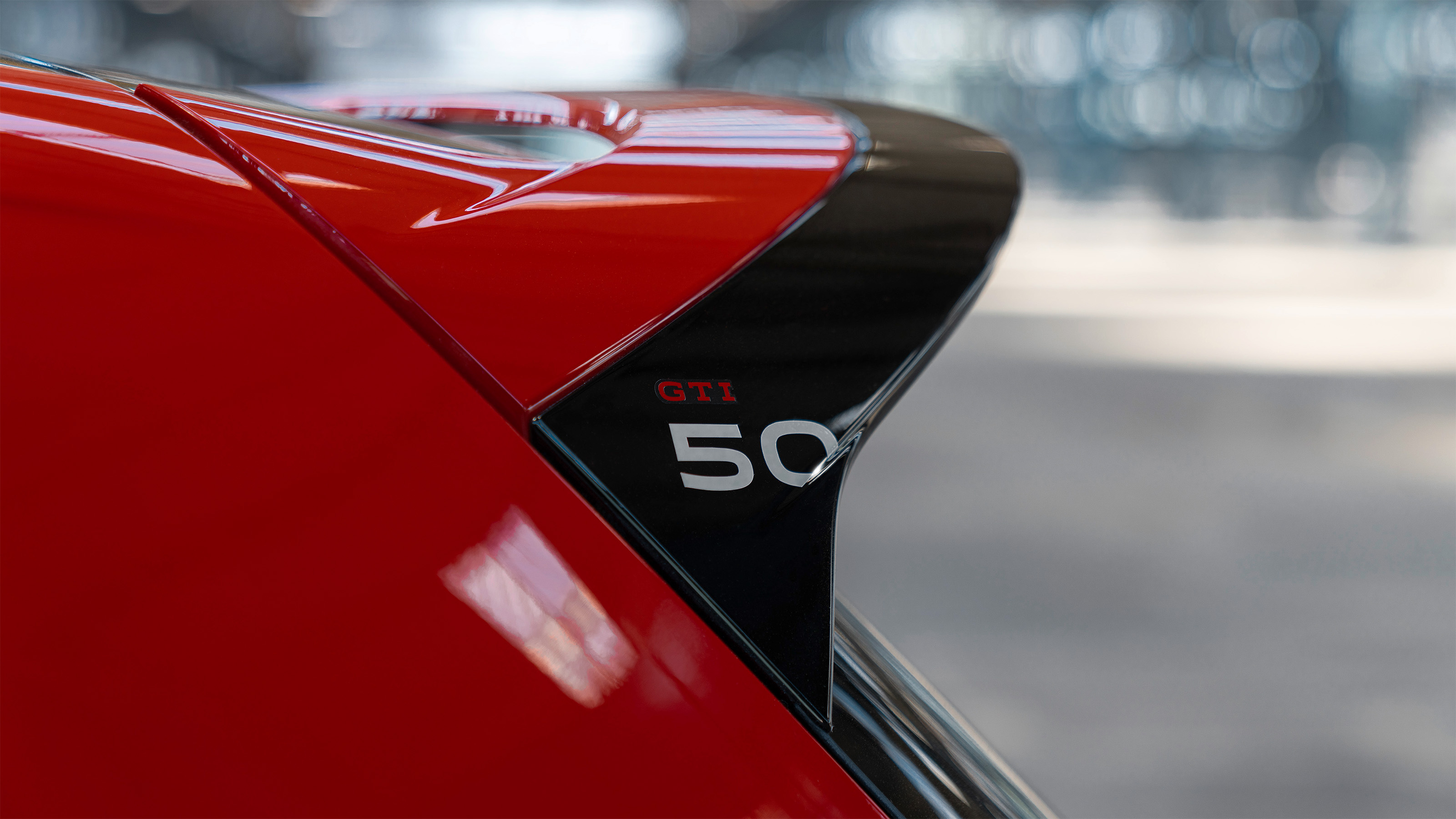 Volkswagen Golf GTI Edition 50 – wing