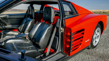 Ferrari Testarossa details