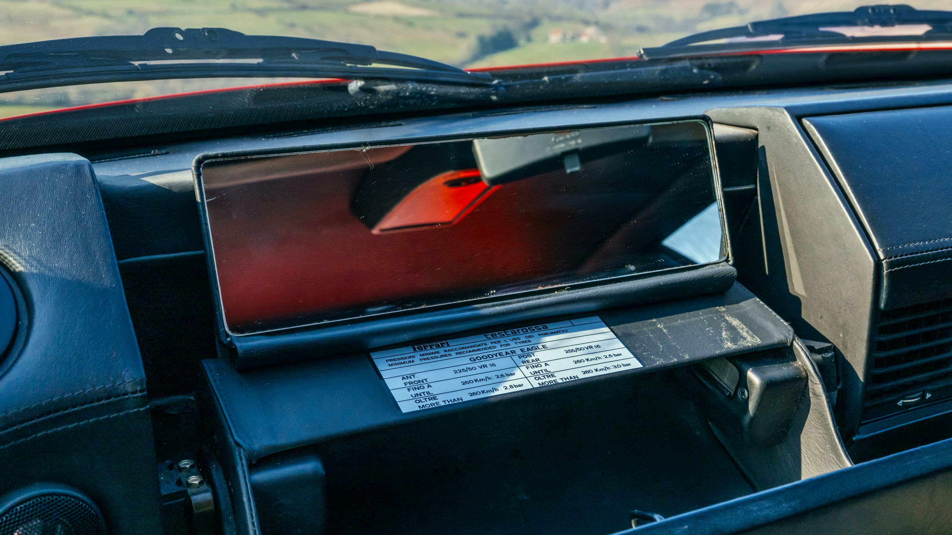 Ferrari Testarossa details