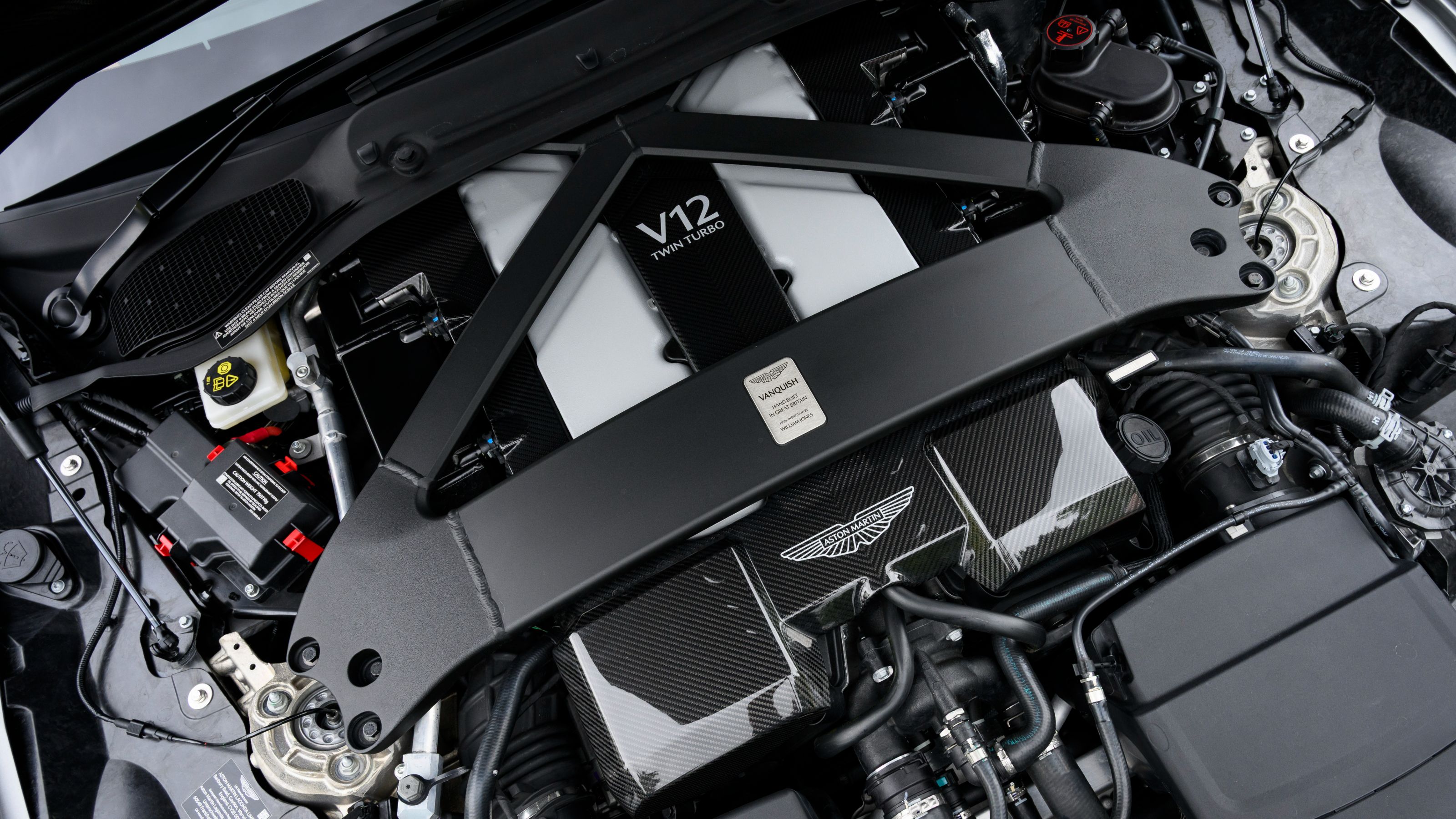 Aston Martin Vanquish Volante engine