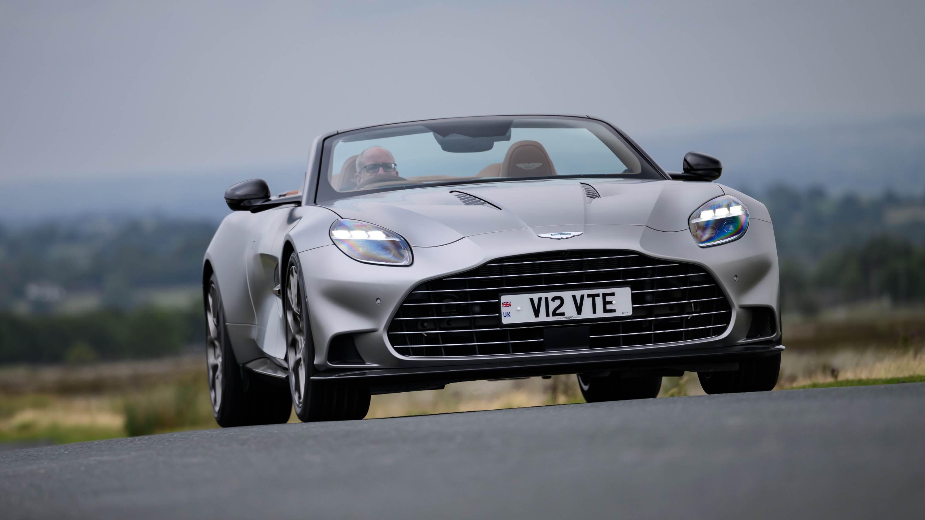 Aston Martin Vanquish Volante front