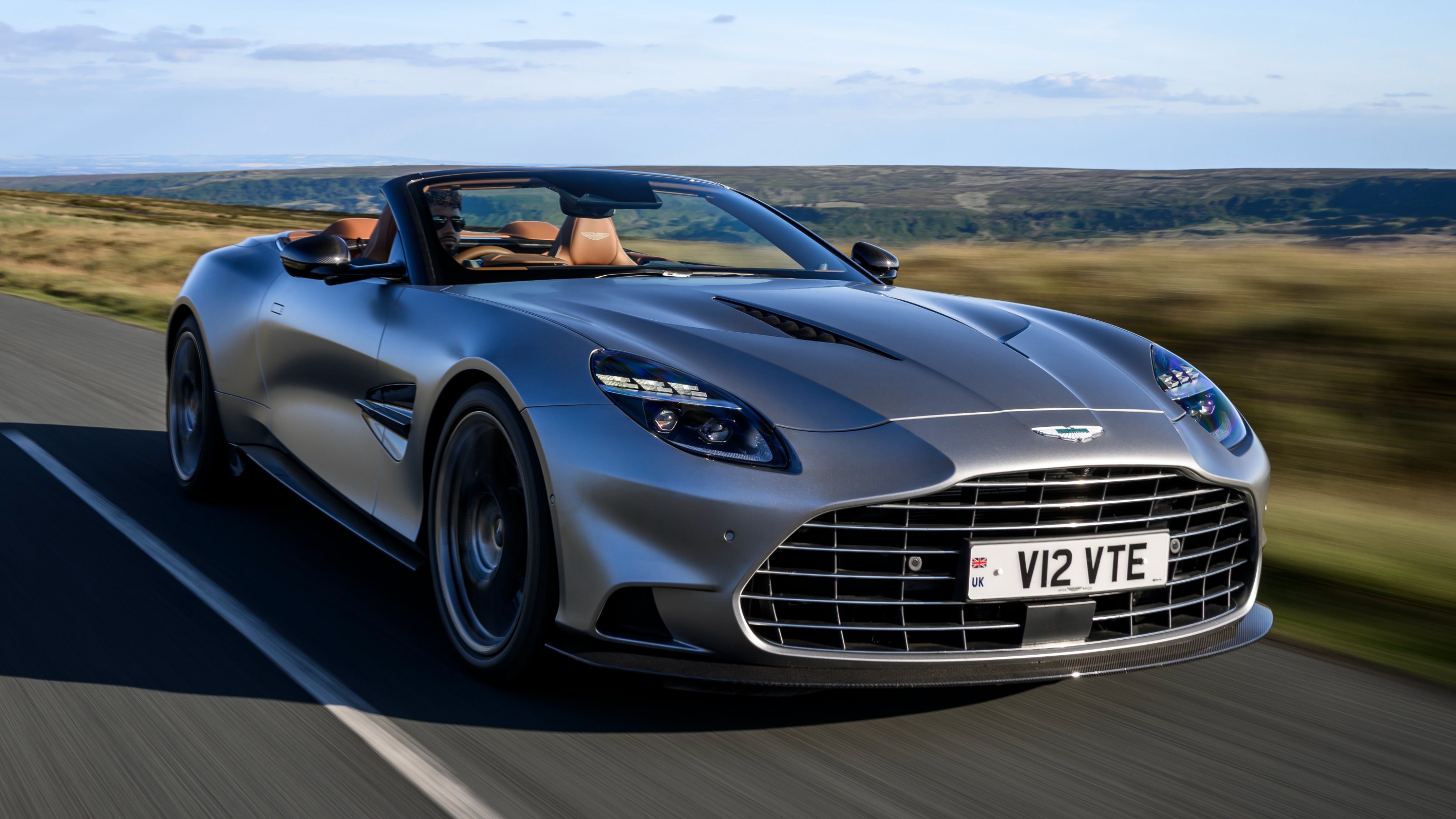 Aston Martin Vanquish Volante front