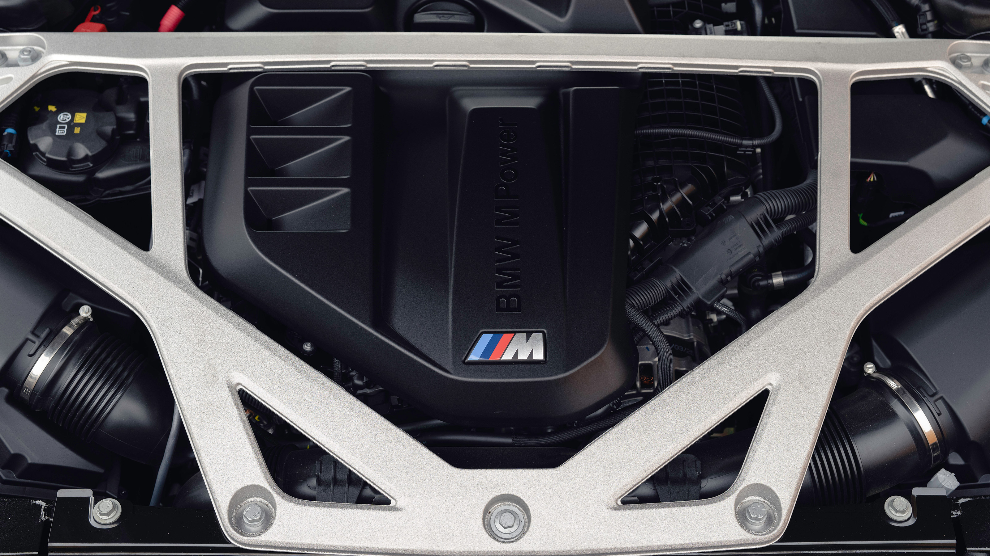 BMW M3 CS Touring – engine