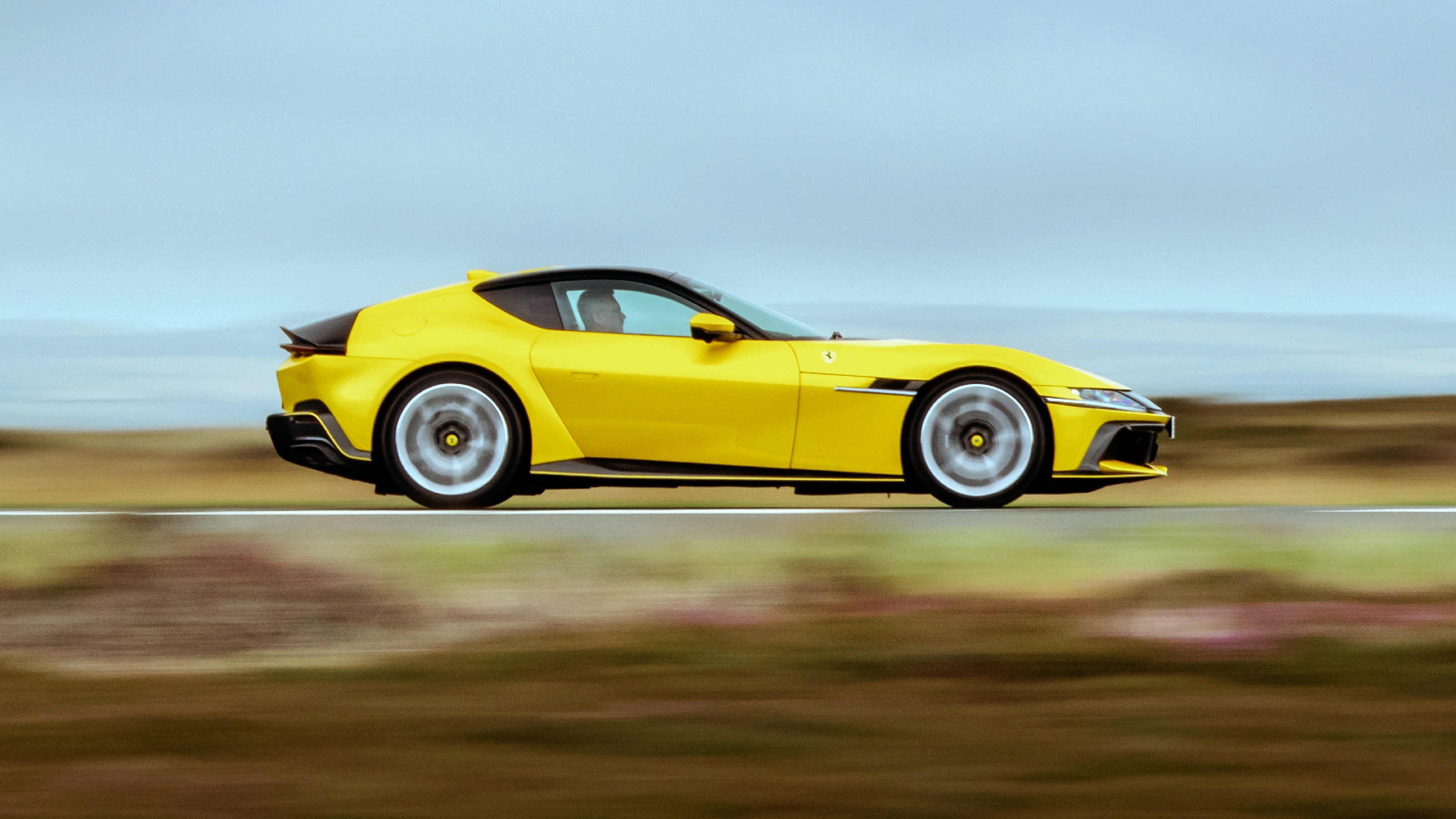 Ferrari 12 Cilindri side