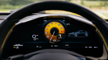 Ferrari 12 Cilindri interior