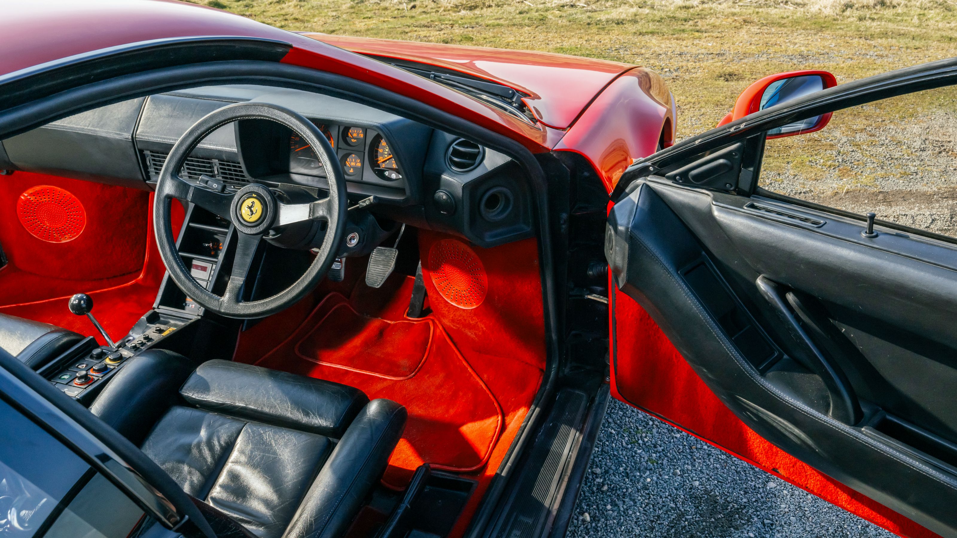 Ferrari Testarossa interior