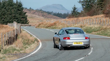 Porsche 911 Carrera (996) – rear