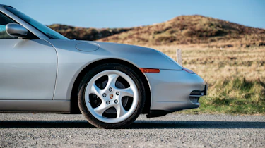 Porsche 911 Carrera (996) – side