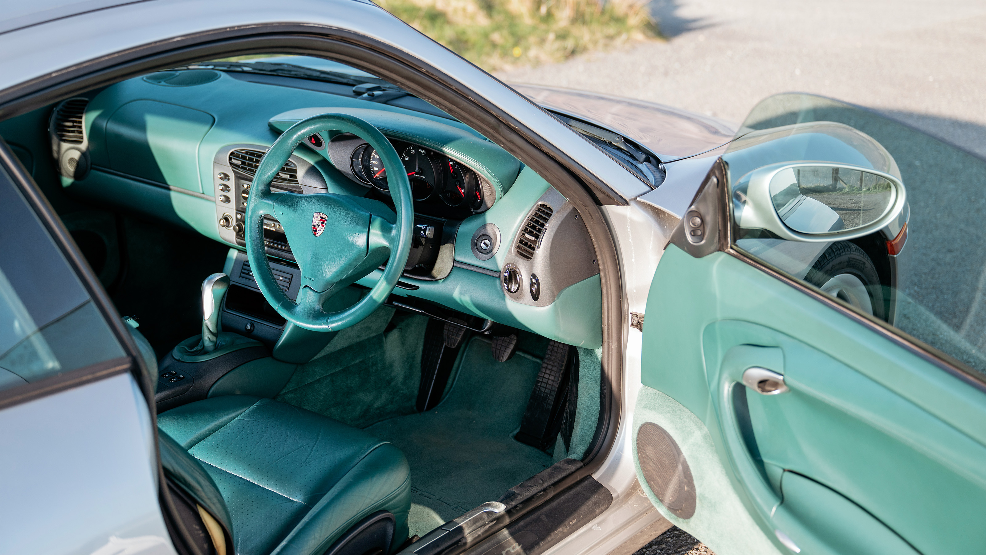Porsche 911 Carrera (996) – interior