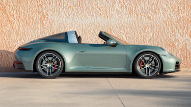 Porsche 911 Carrera 4S Targa side