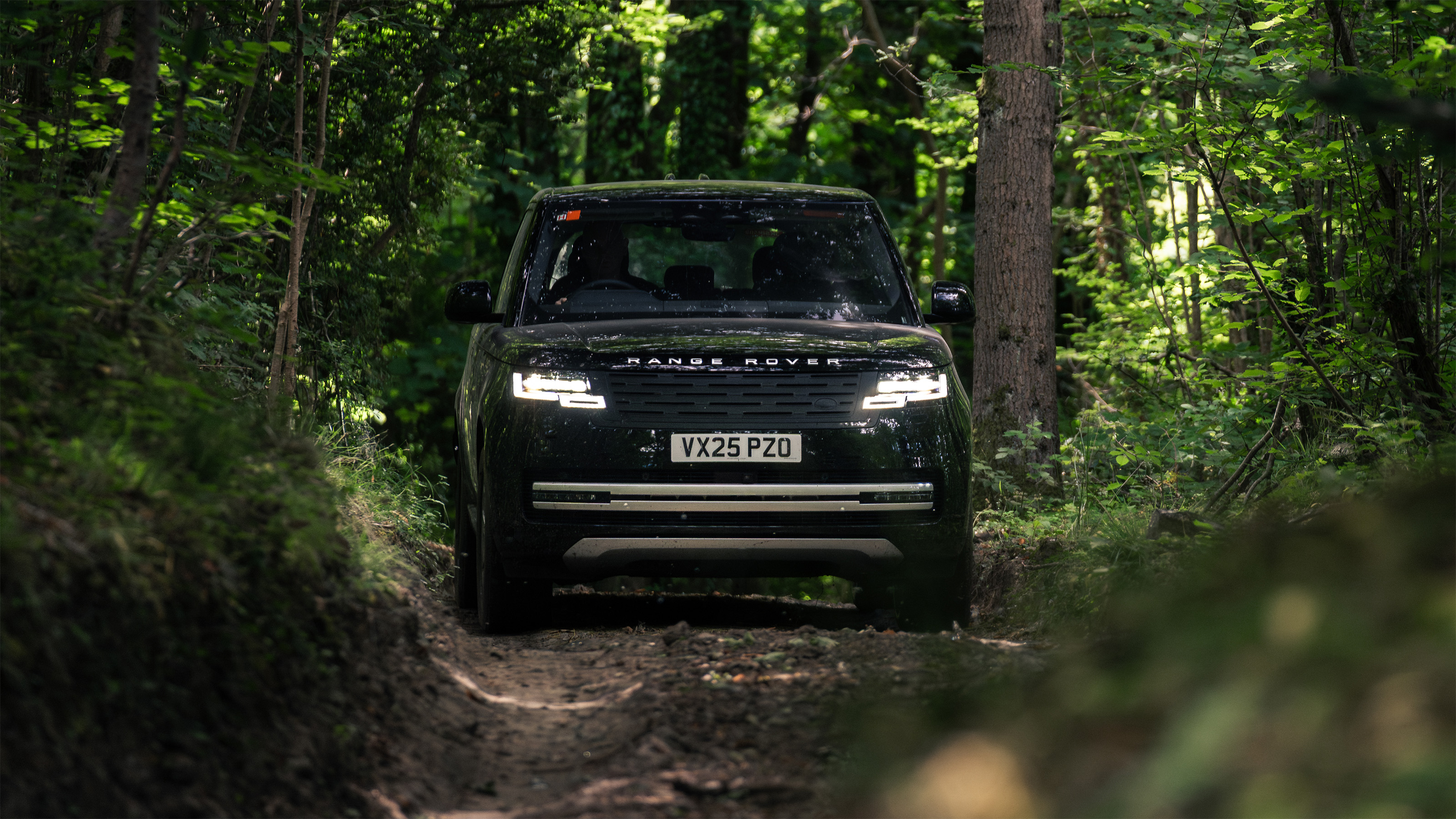 Range Rover Electric – front
