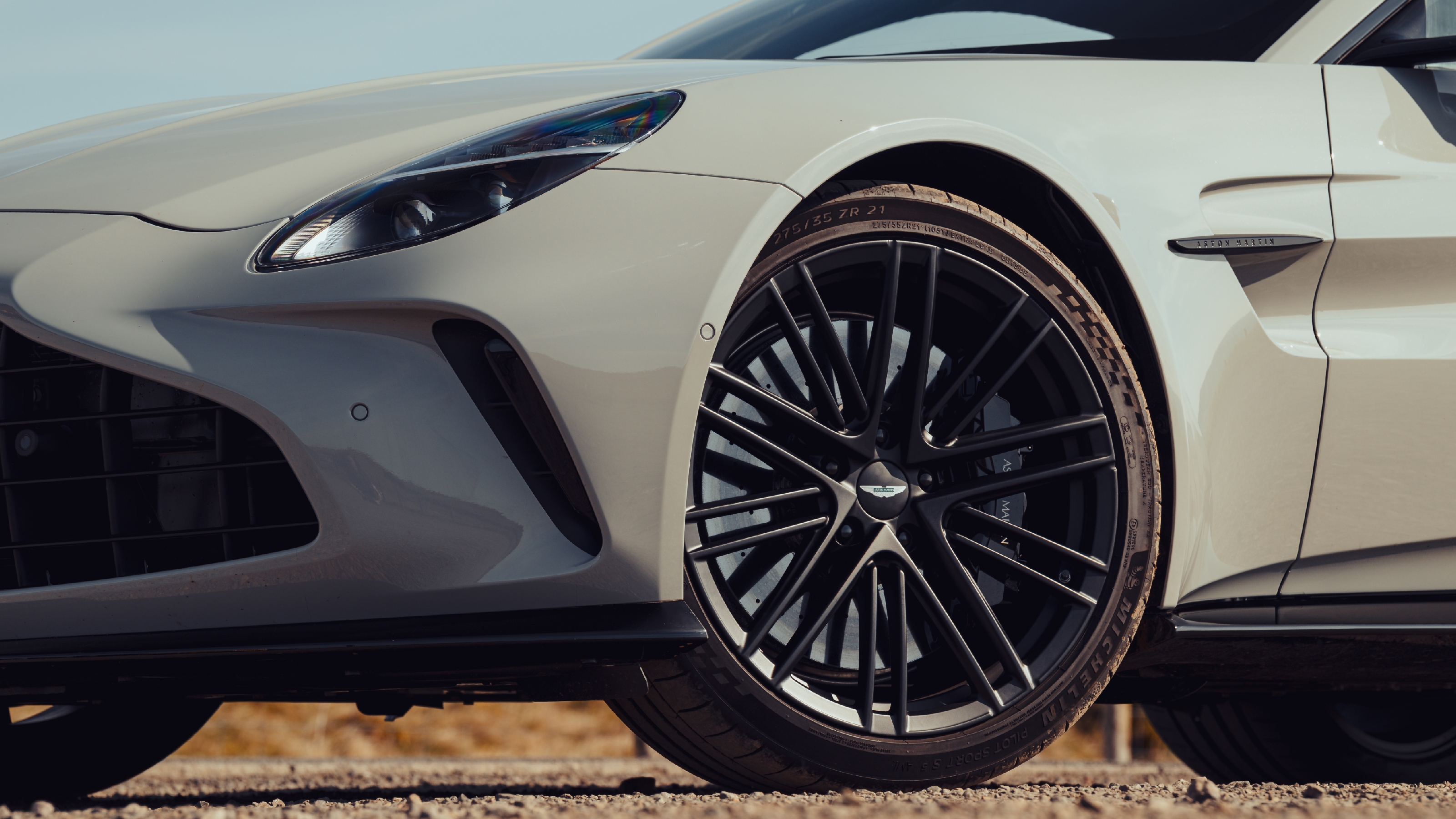 Aston Martin Vantage wheels