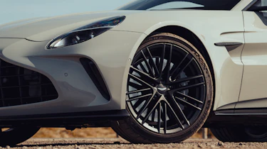 Aston Martin Vantage wheels