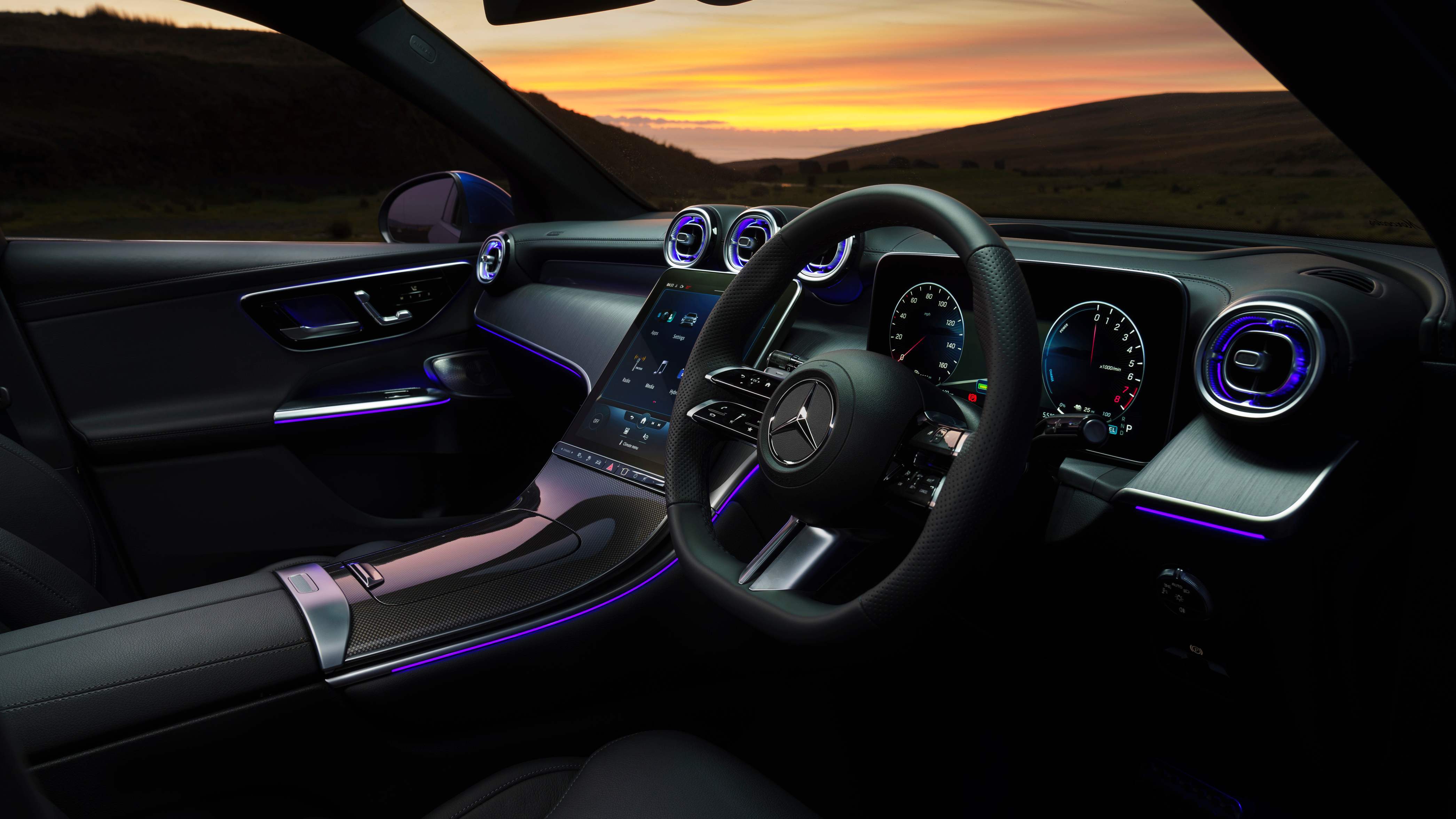 2025 Mercedes-Benz GLC 