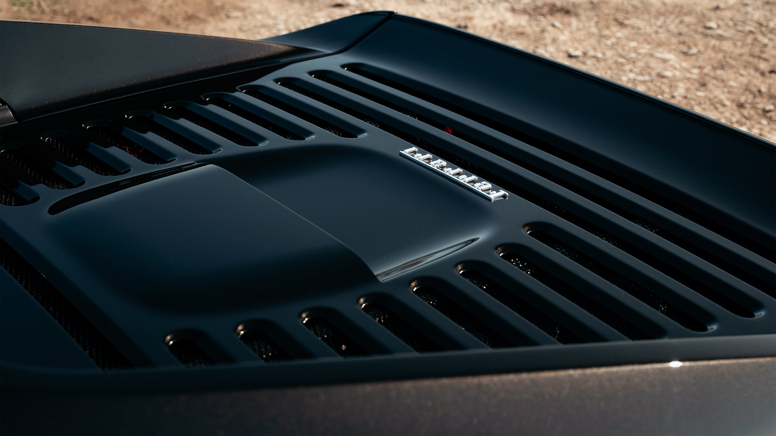Ferrari 355 – engine lid