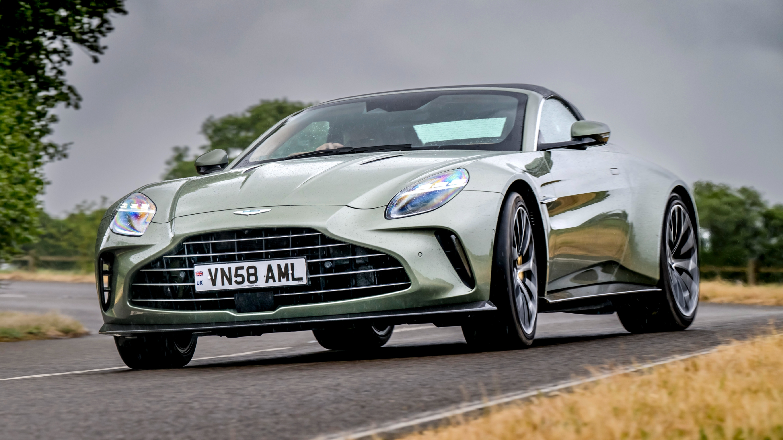Aston Martin Vantage Roadster front