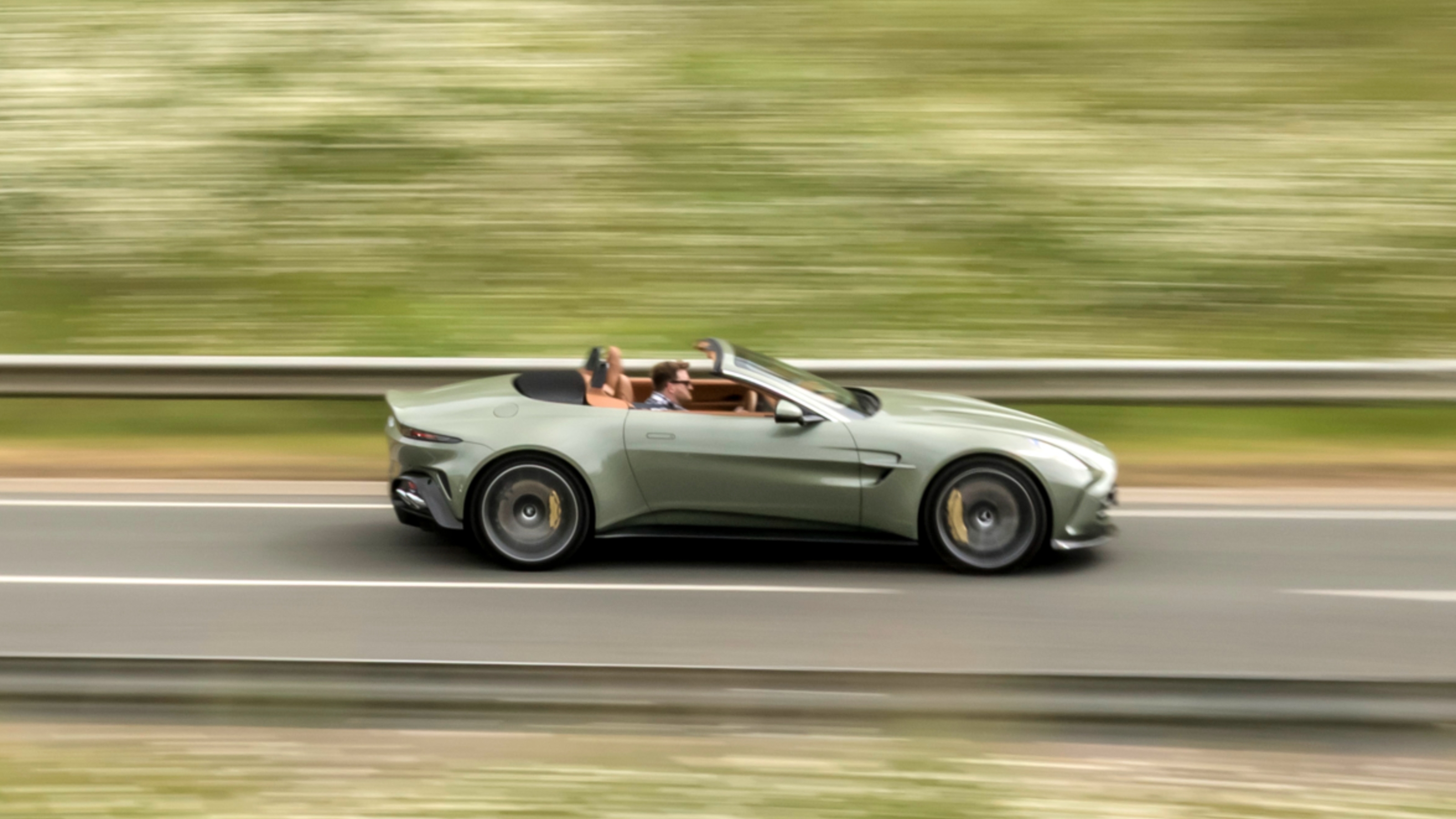 Aston Martin Vantage Roadster side
