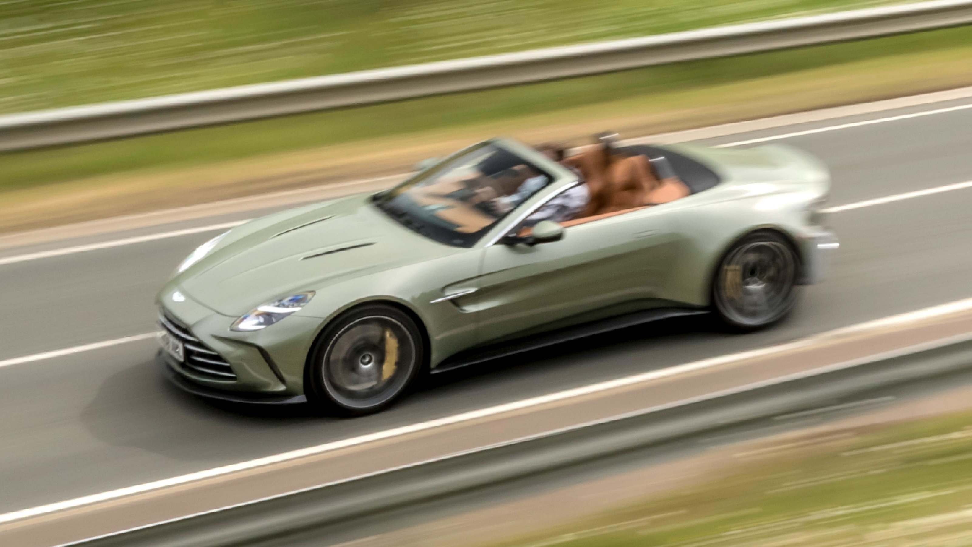 Aston Martin Vantage Roadster front