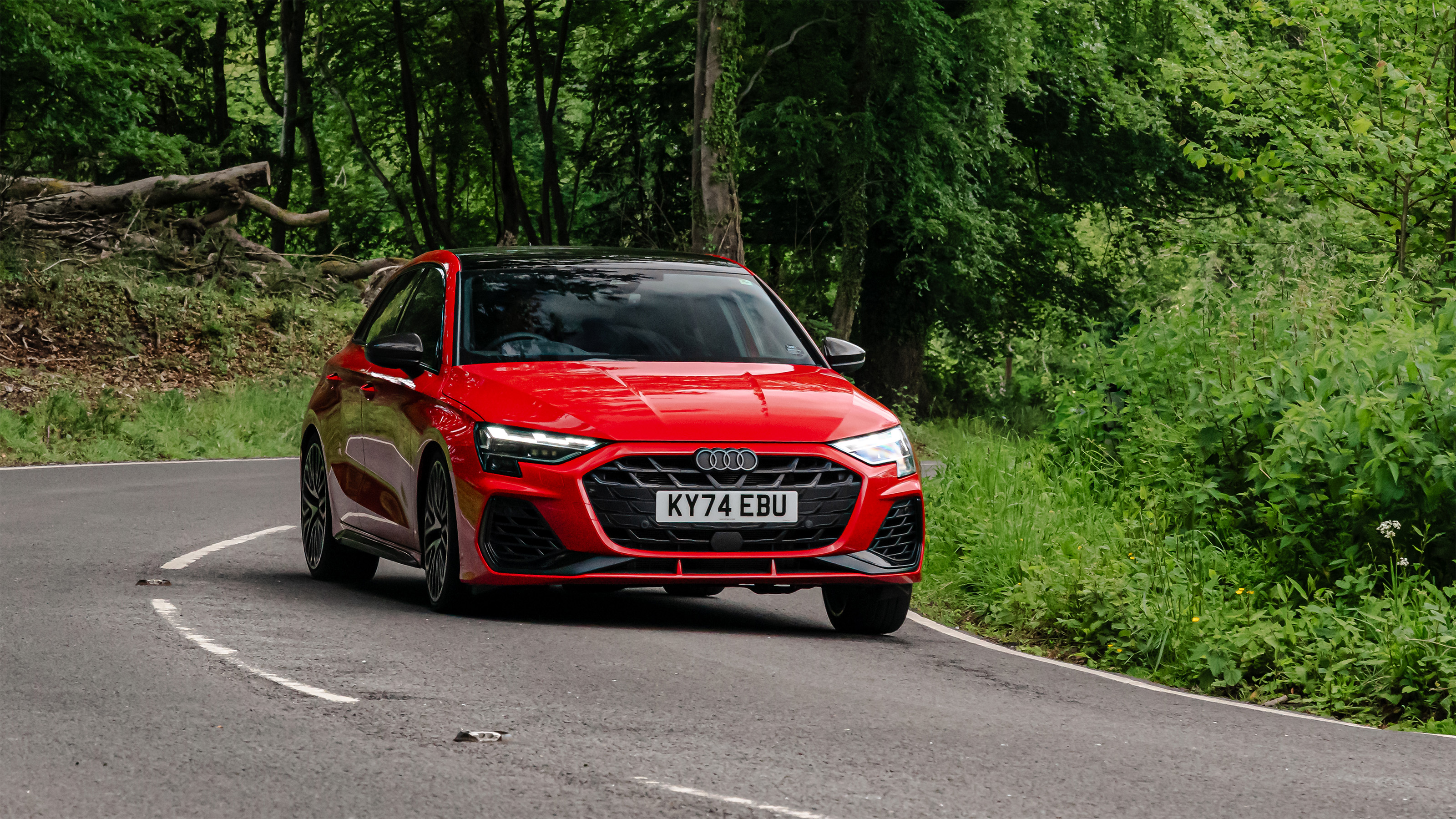 Audi S3 v BMW M235