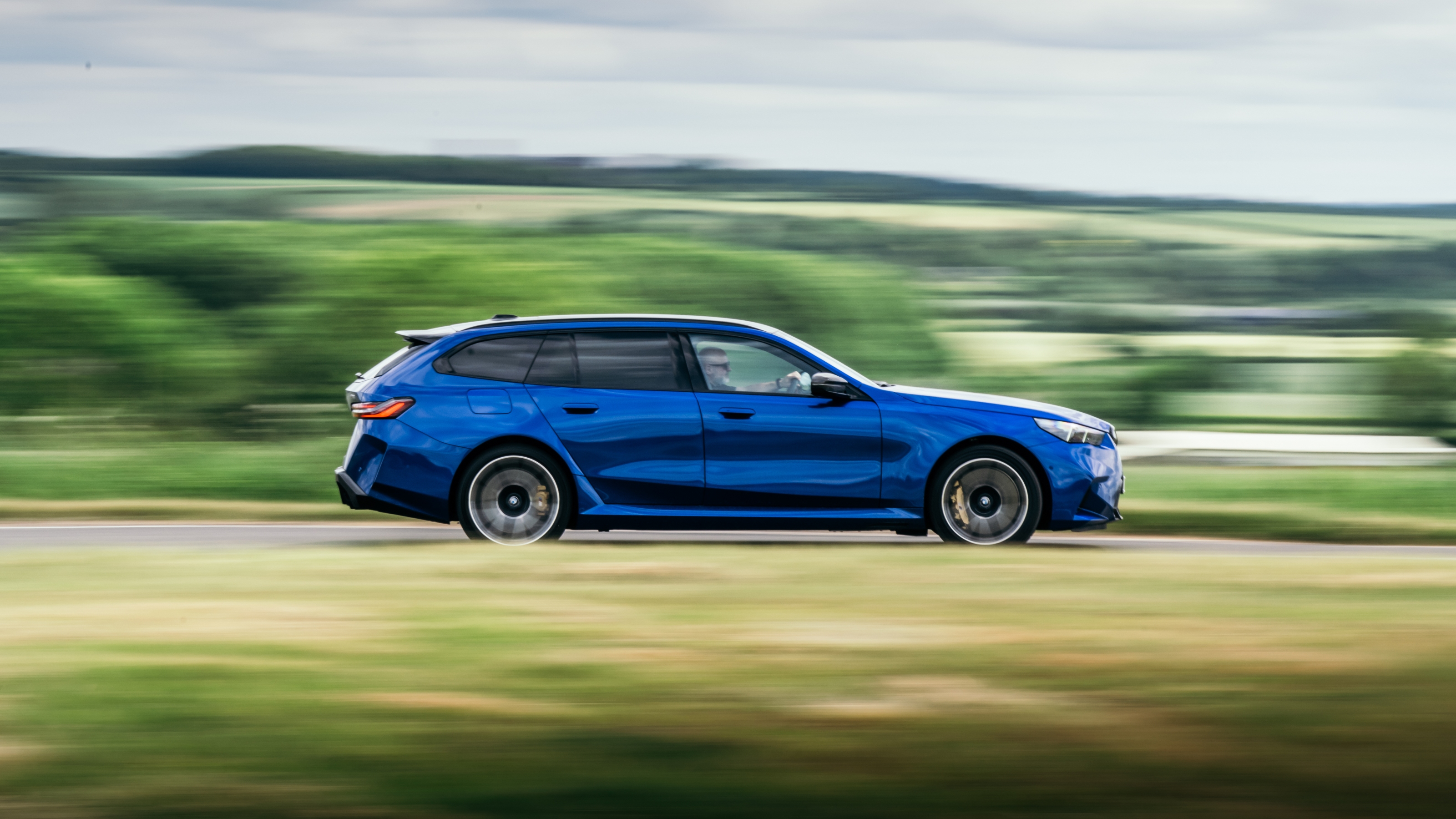 BMW M5 Touring review side