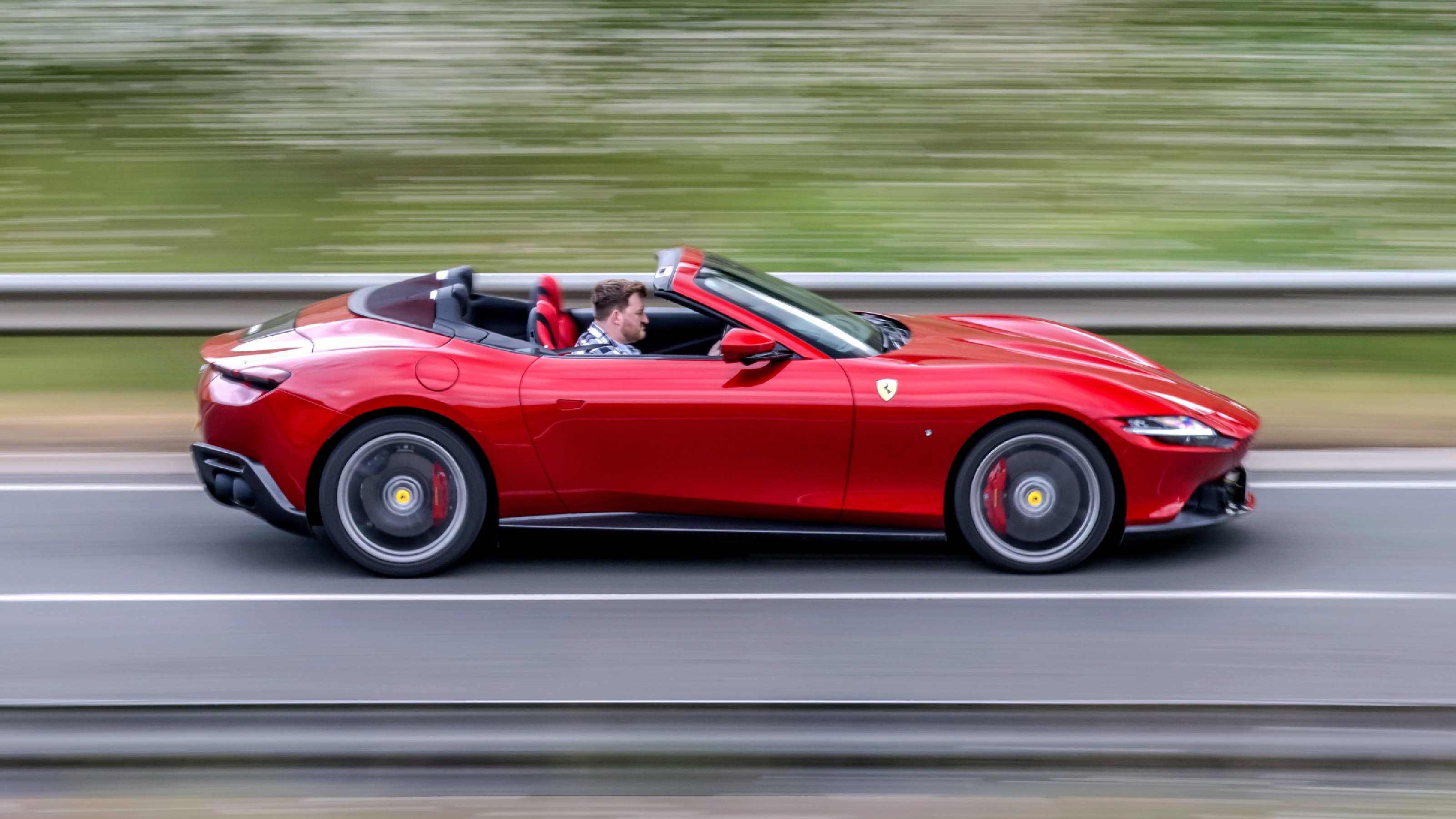 Ferrari Roma Spider side