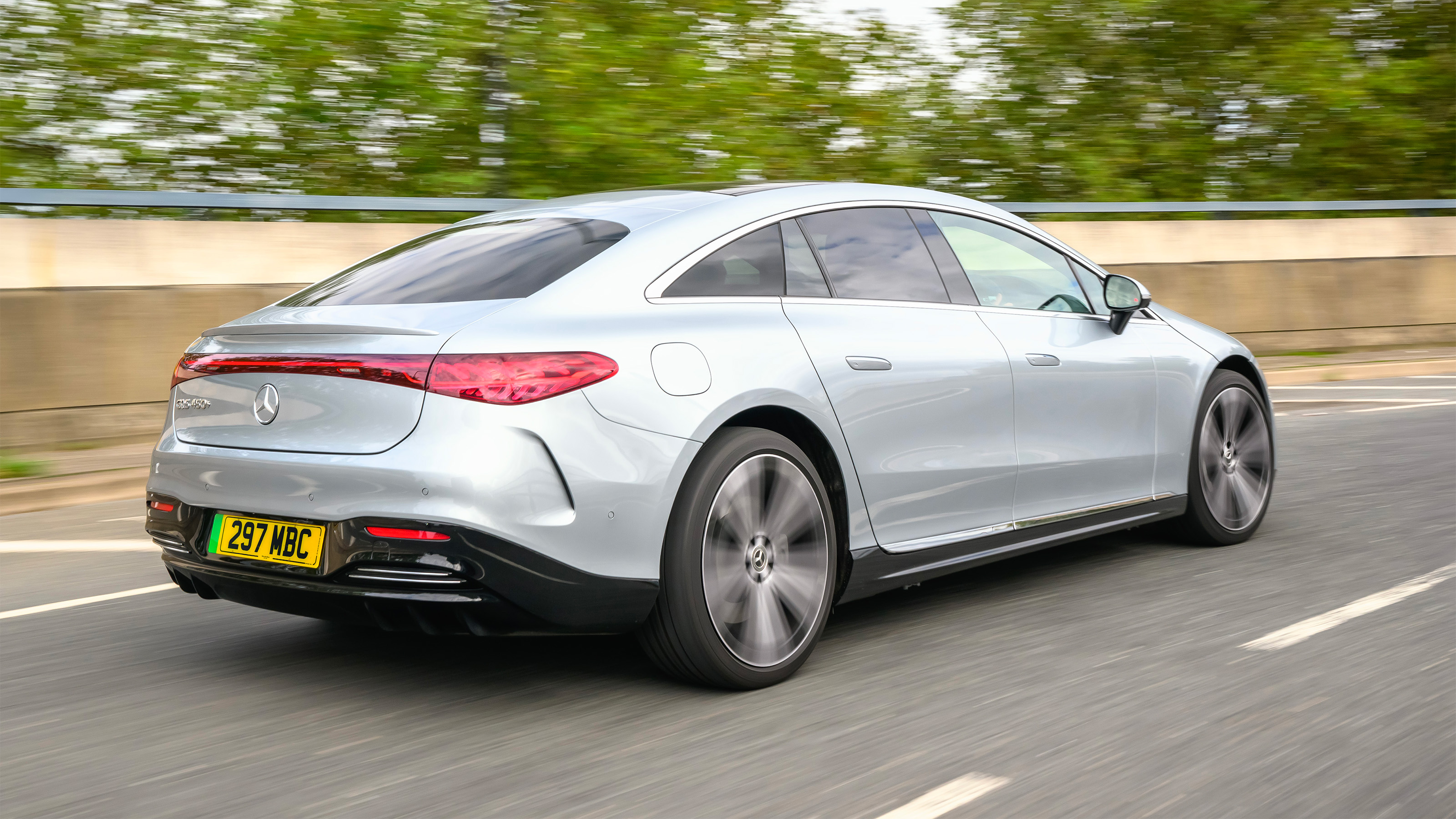 Mercedes EQS – rear