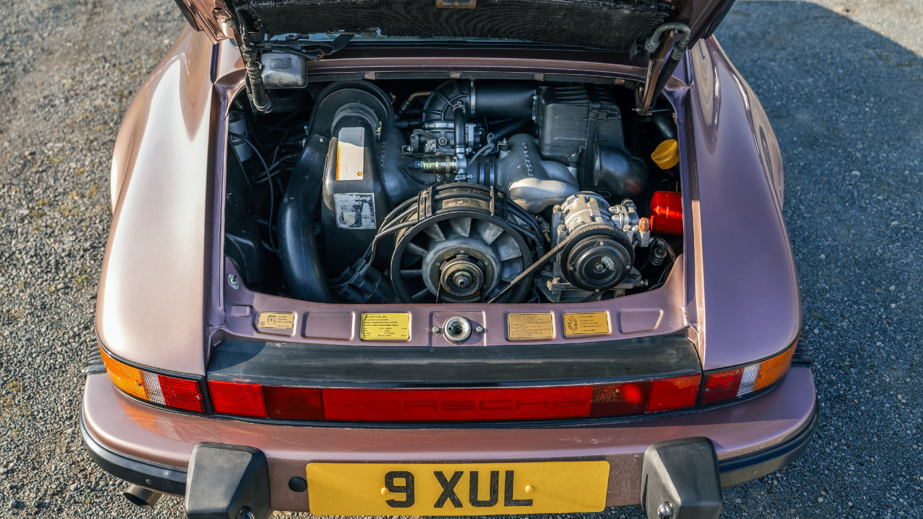 Porsche 911 3.2 Carrera engine