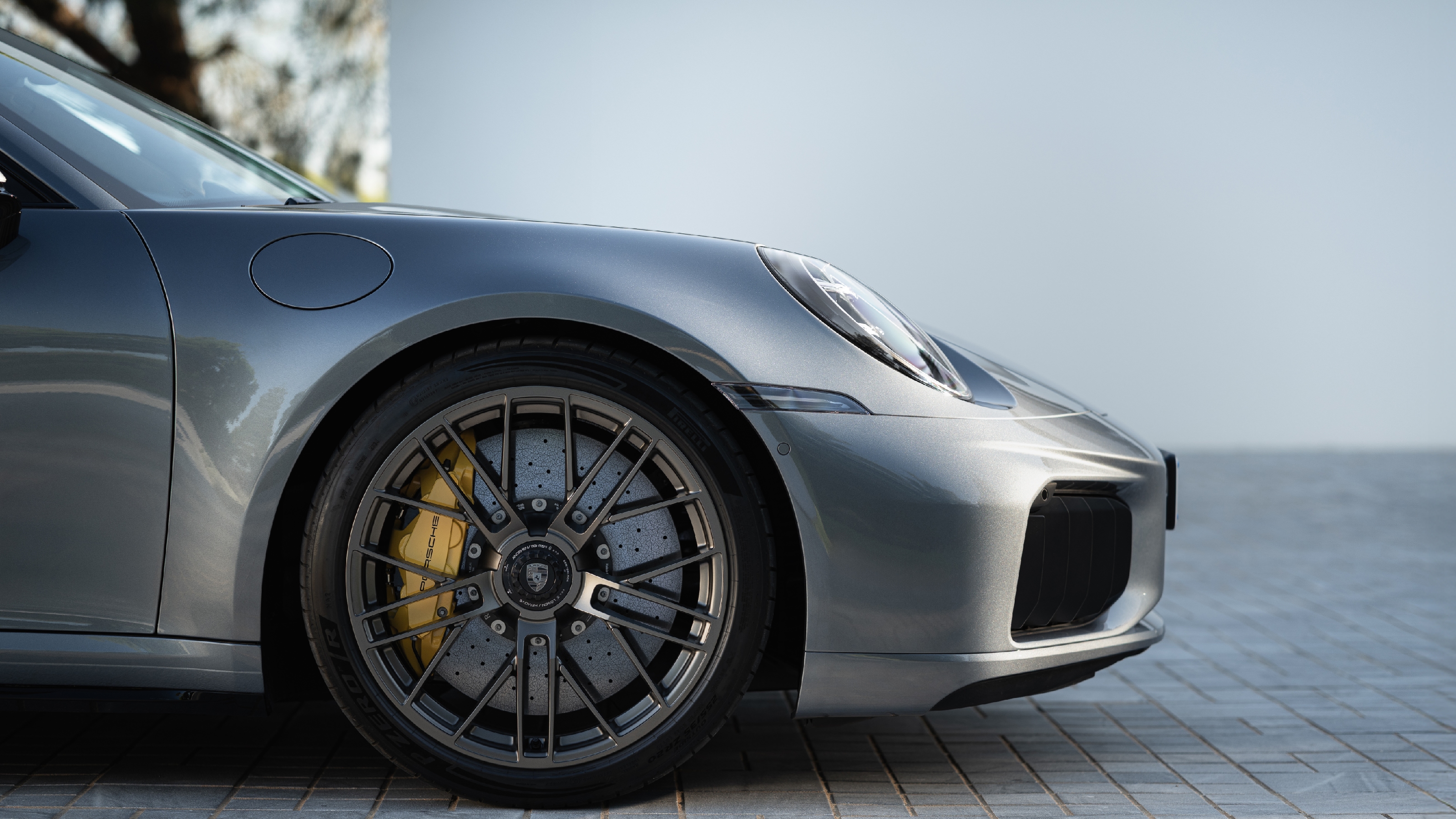 Porsche 911 Turbo S 992.2 side