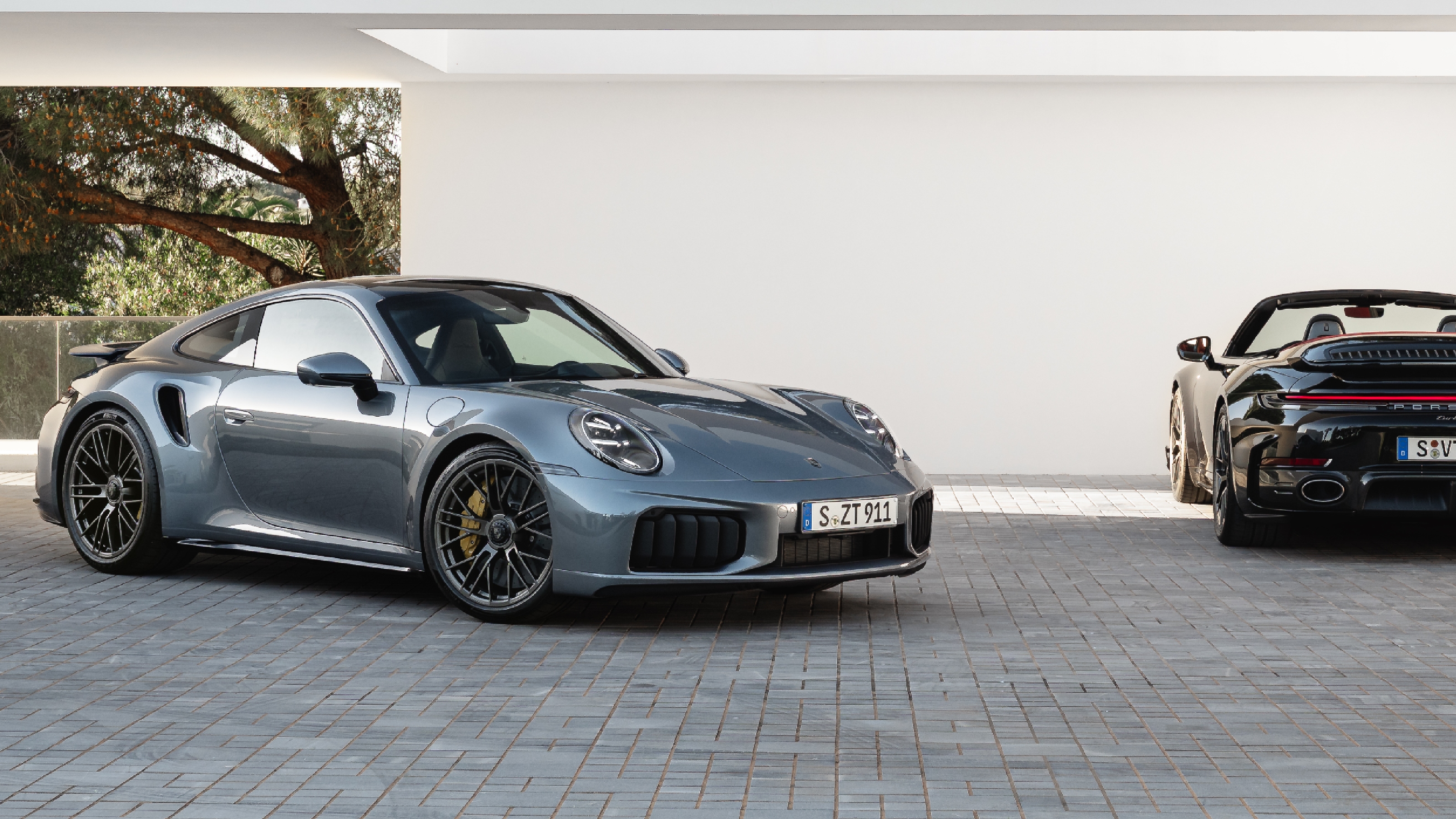 Porsche 911 Turbo S 992.2 front