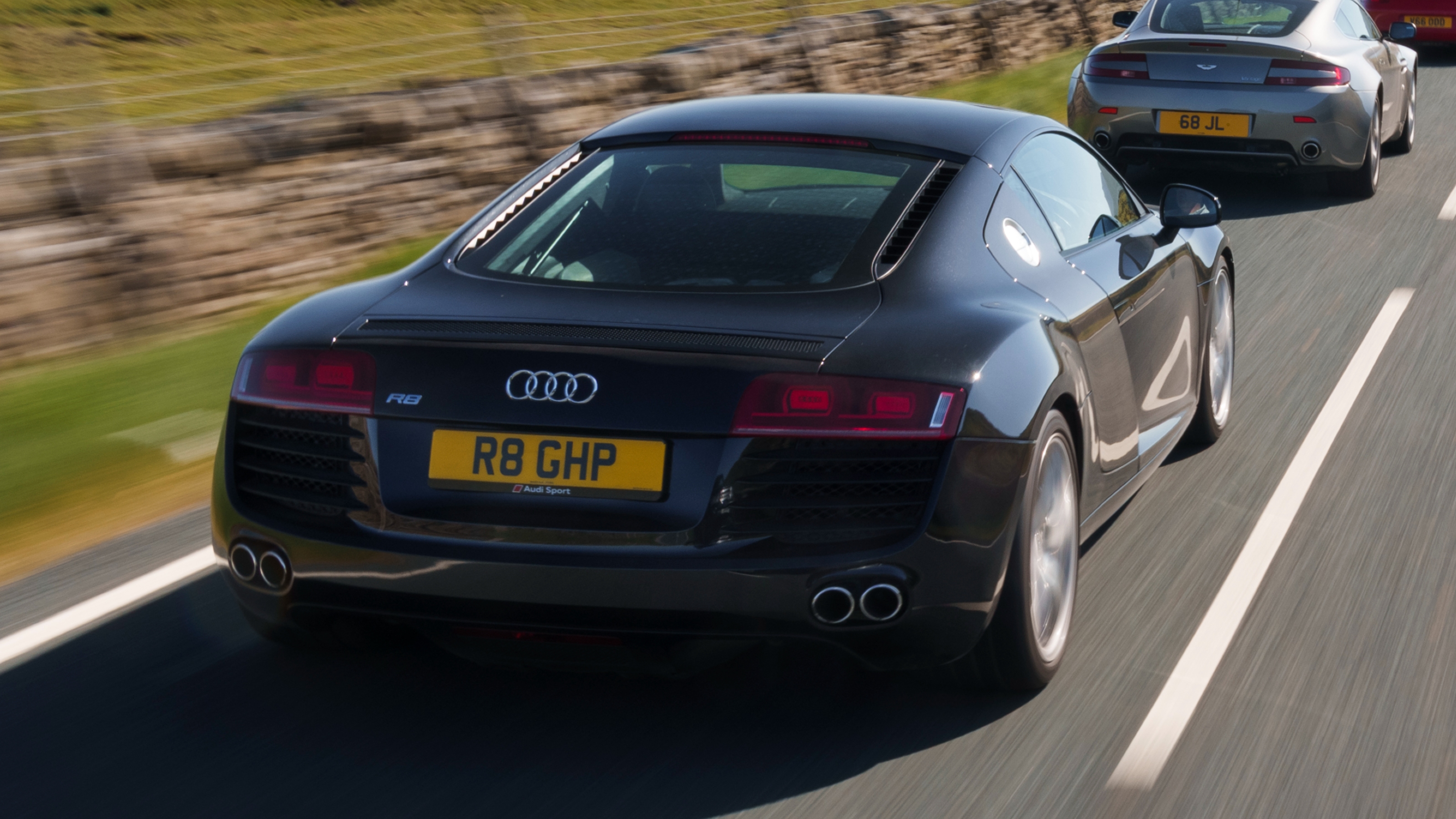 Audi R8 V8
