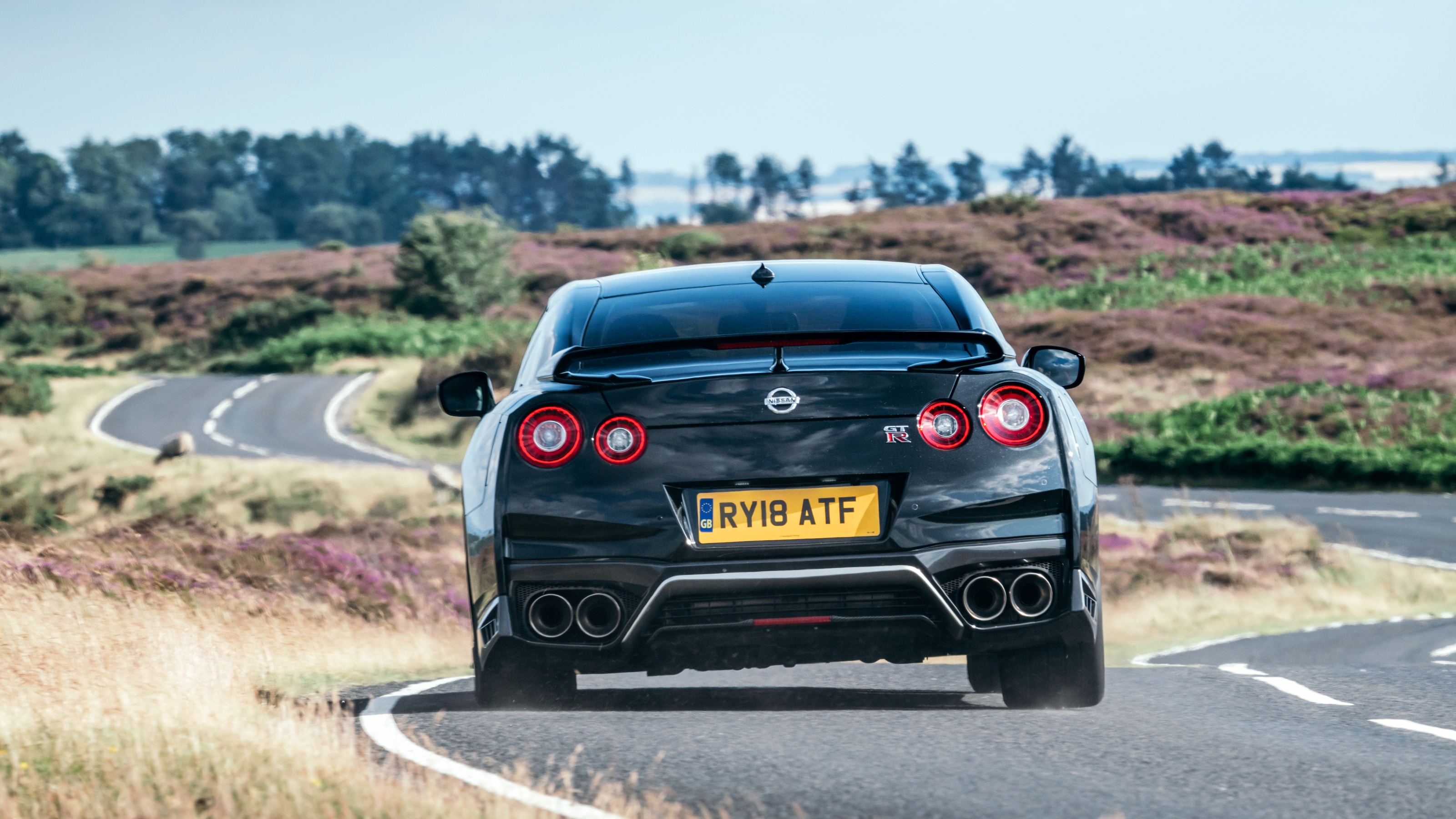 Nissan GT-R