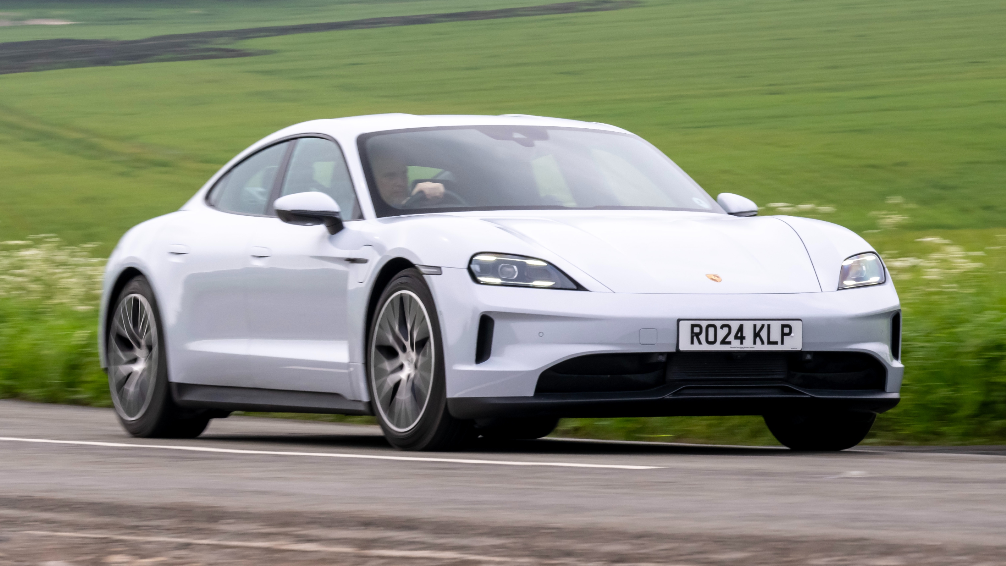 Porsche Taycan rwd