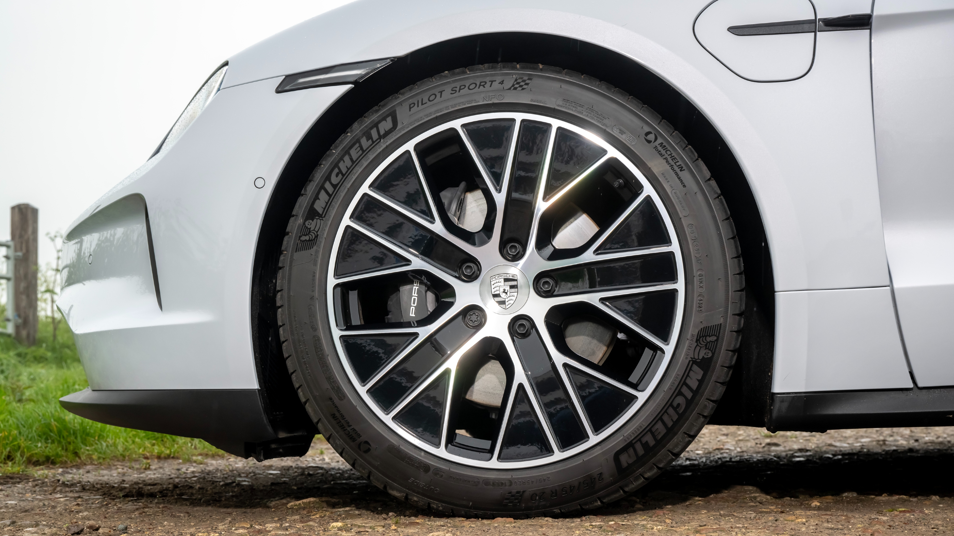 Porsche Taycan rwd