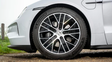 Porsche Taycan rwd