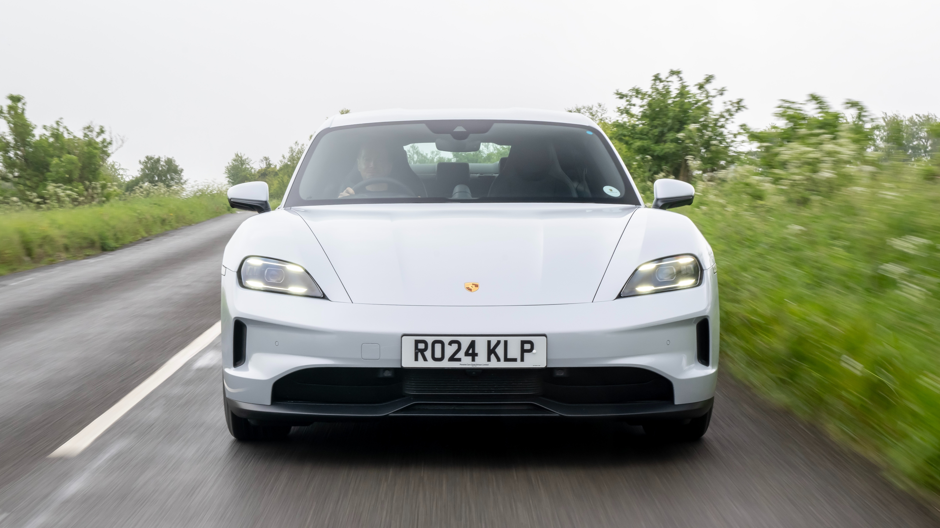 Porsche Taycan rwd