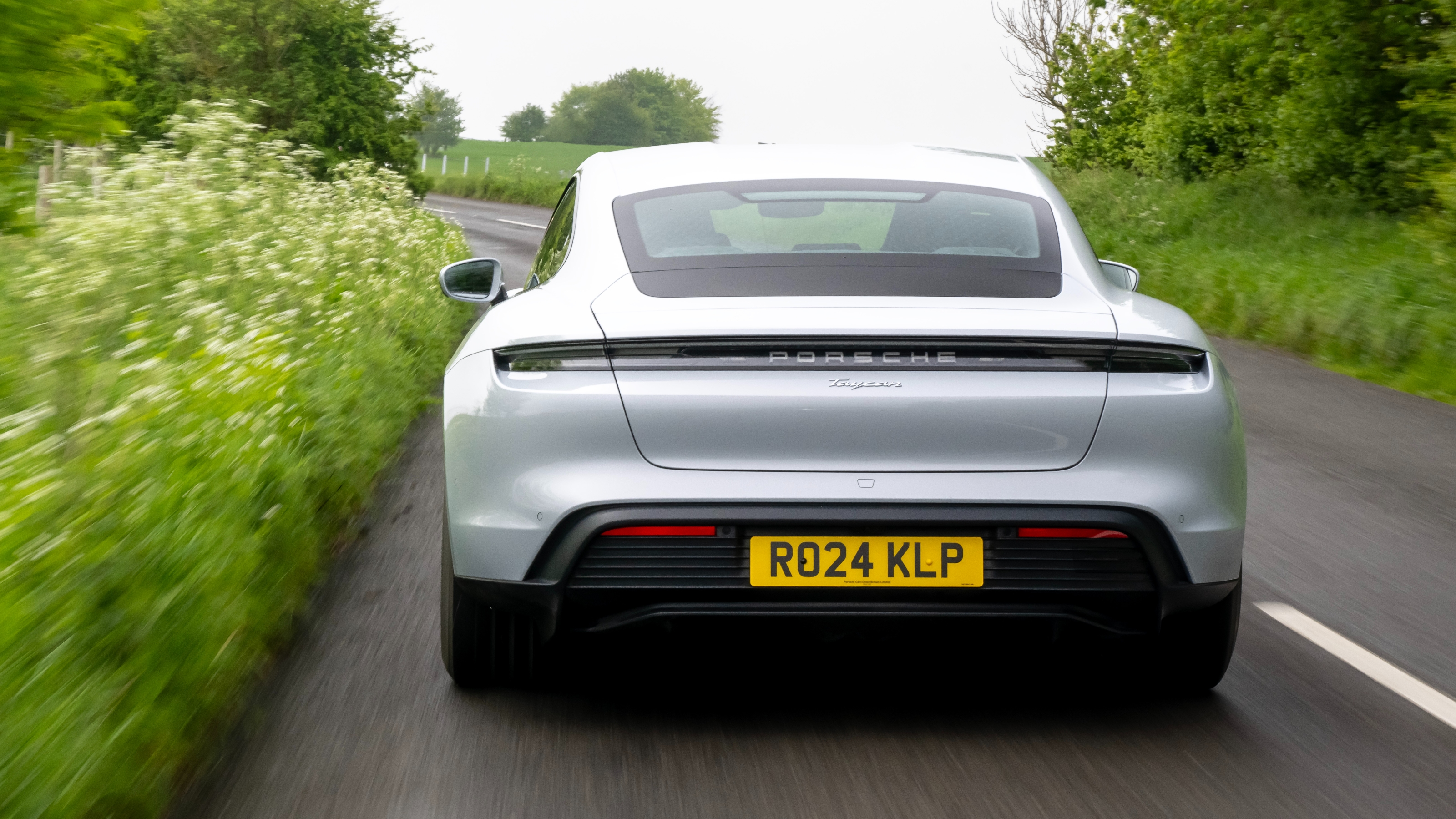 Porsche Taycan rwd