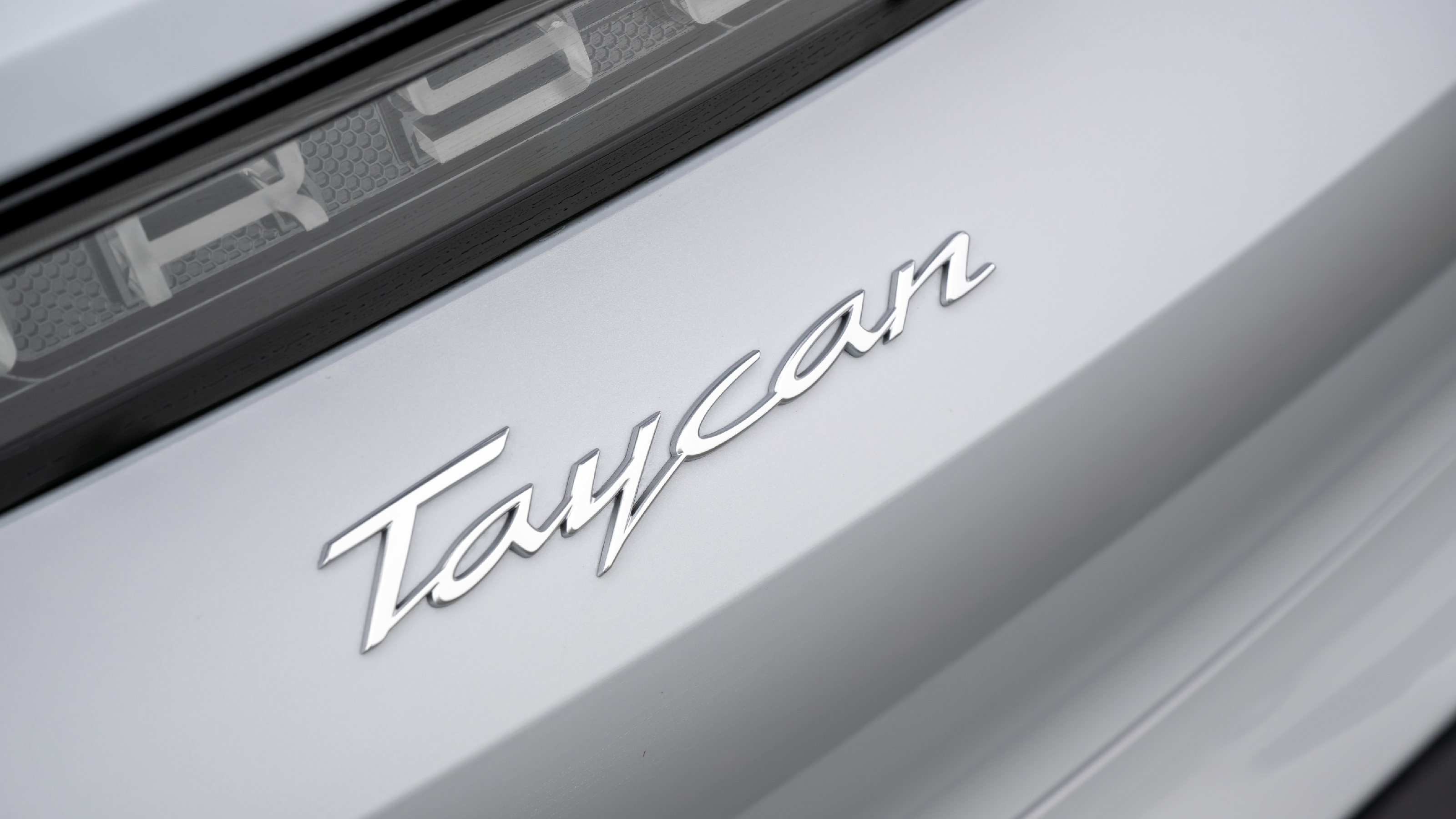 Porsche Taycan rwd