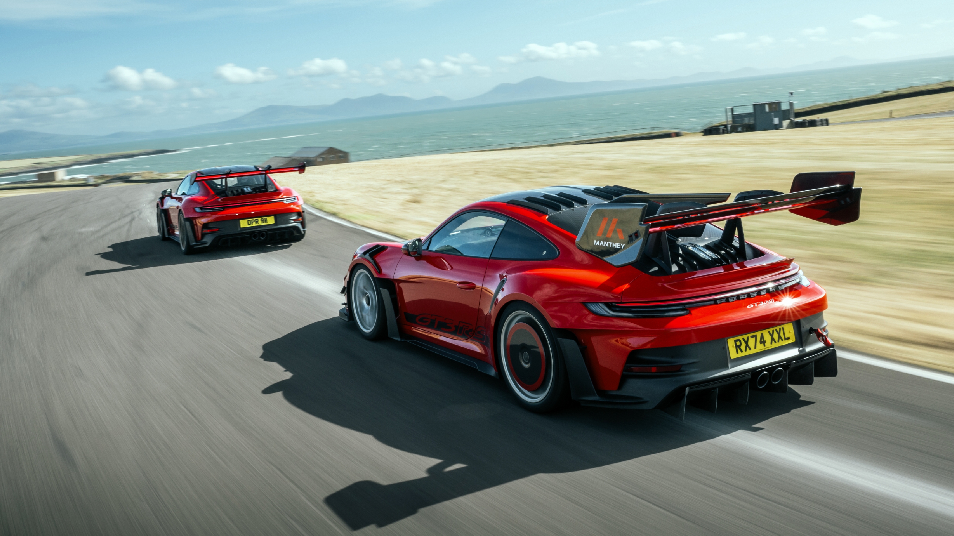 911 GT3 RS vs Manthey GT3 RS