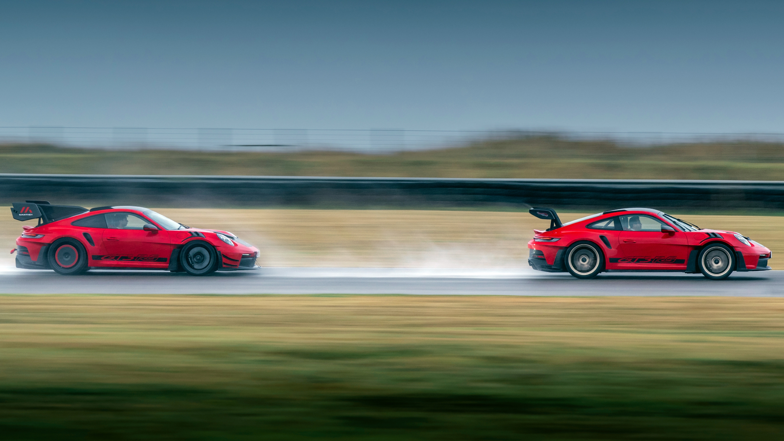 911 GT3 RS vs Manthey GT3 RS