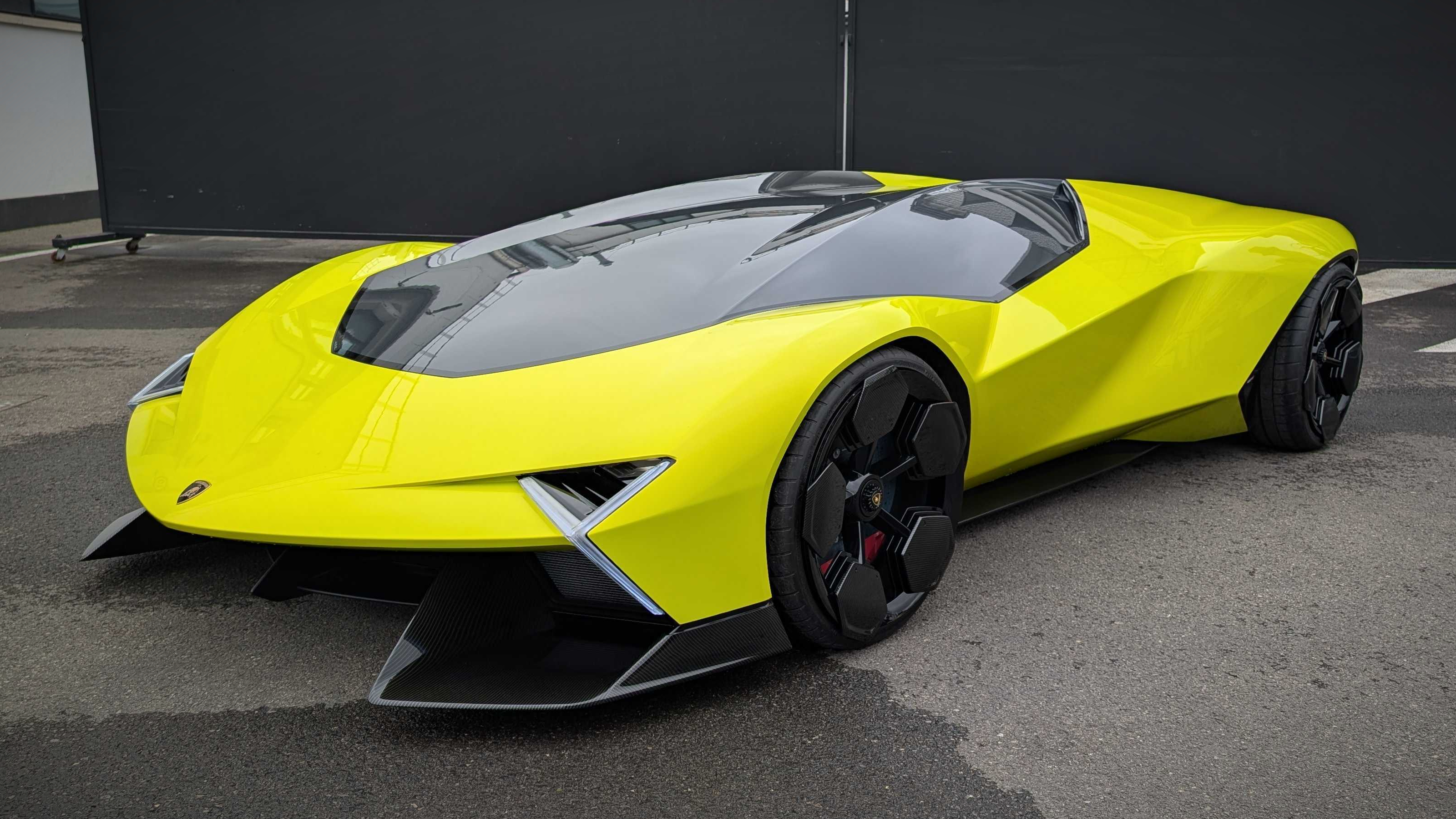 Lamborghini Manifesto front