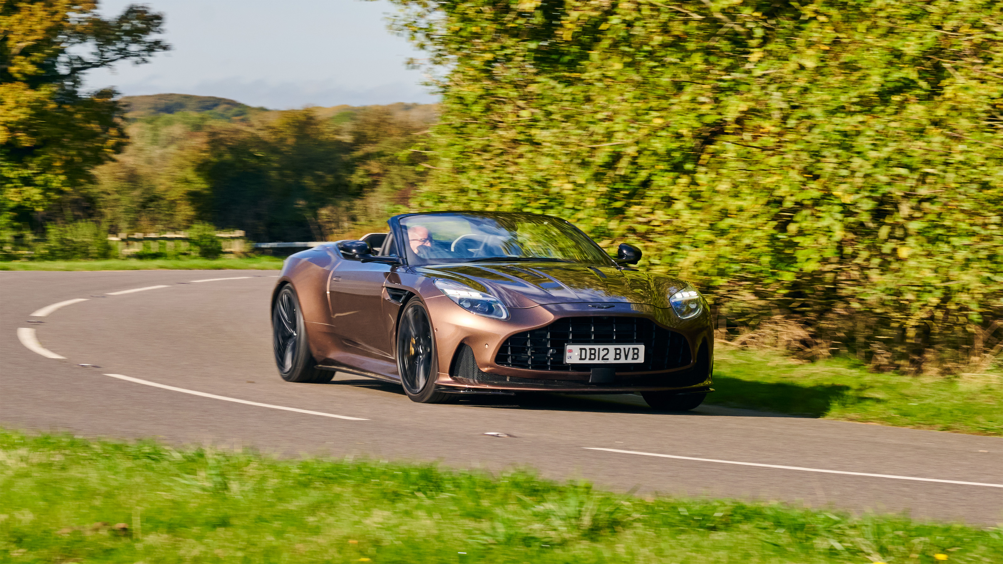 Aston Martin DB12 Volante v Maserati GranCabrio